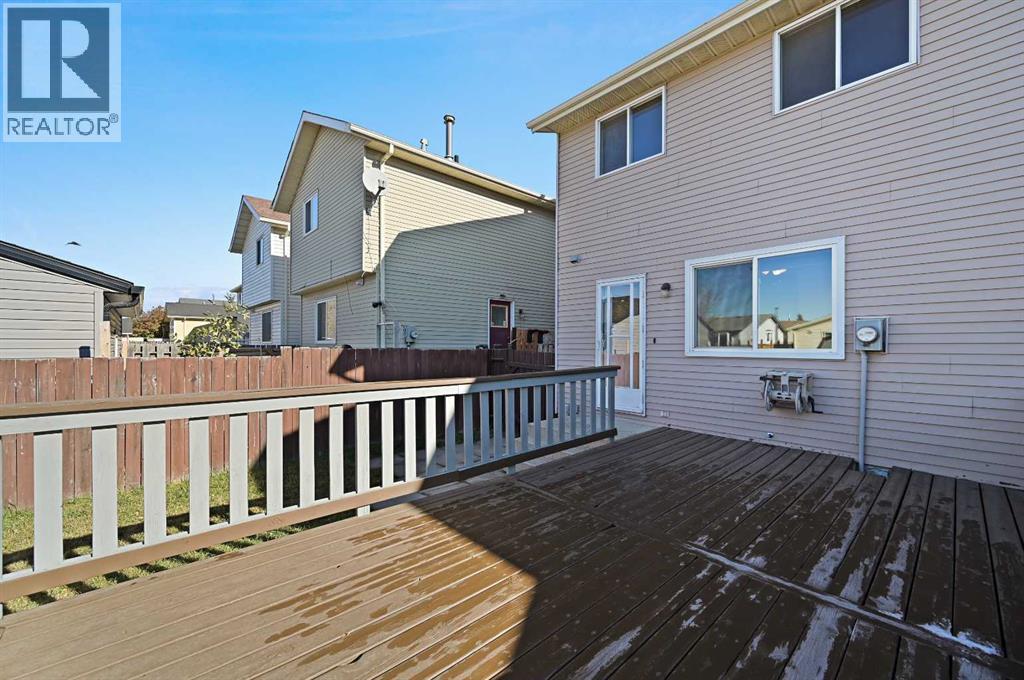 Single Family House for Sale in  Castlegreen Close NE Castleridge Calgary 