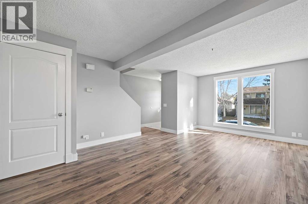 Single Family House for Sale in  Castlegreen Close NE Castleridge Calgary 