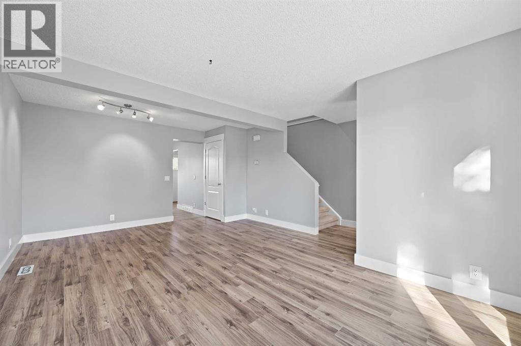 Single Family House for Sale in  Castlegreen Close NE Castleridge Calgary 