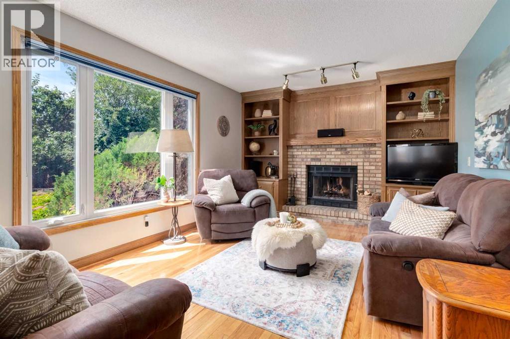 Single Family House for Sale in  Canterbury Court SW Canyon Meadows Calgary 