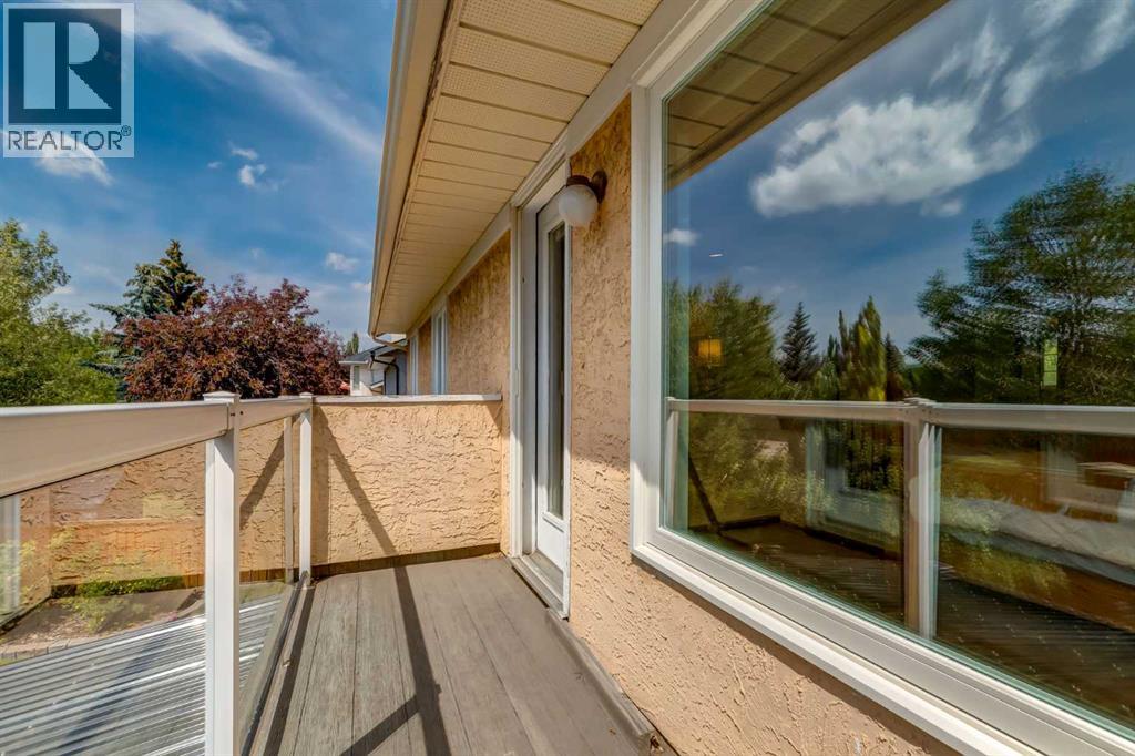 Single Family House for Sale in  Canterbury Court SW Canyon Meadows Calgary 