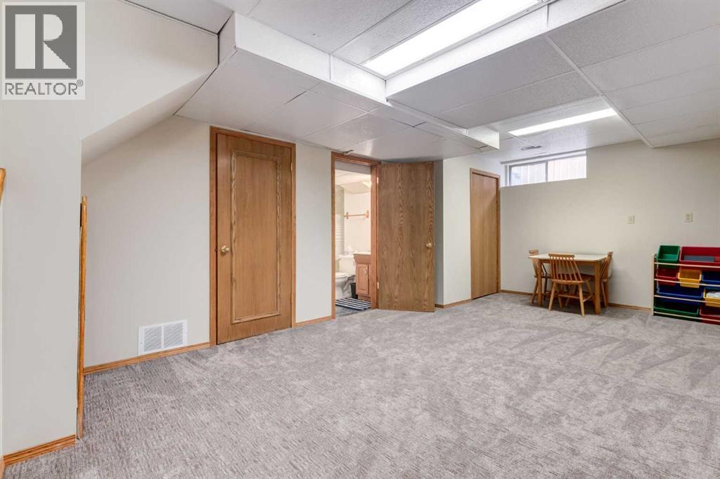 Single Family House for Sale in  Canterbury Court SW Canyon Meadows Calgary 