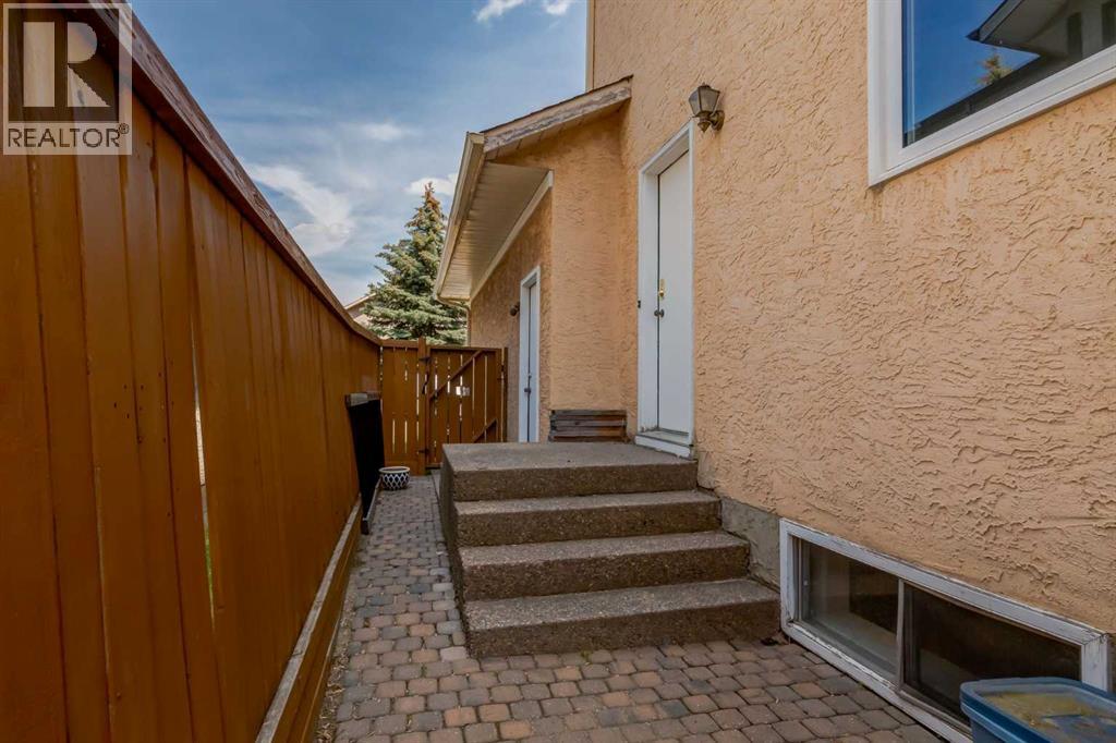 Single Family House for Sale in  Canterbury Court SW Canyon Meadows Calgary 