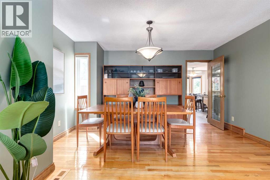 Single Family House for Sale in  Canterbury Court SW Canyon Meadows Calgary 