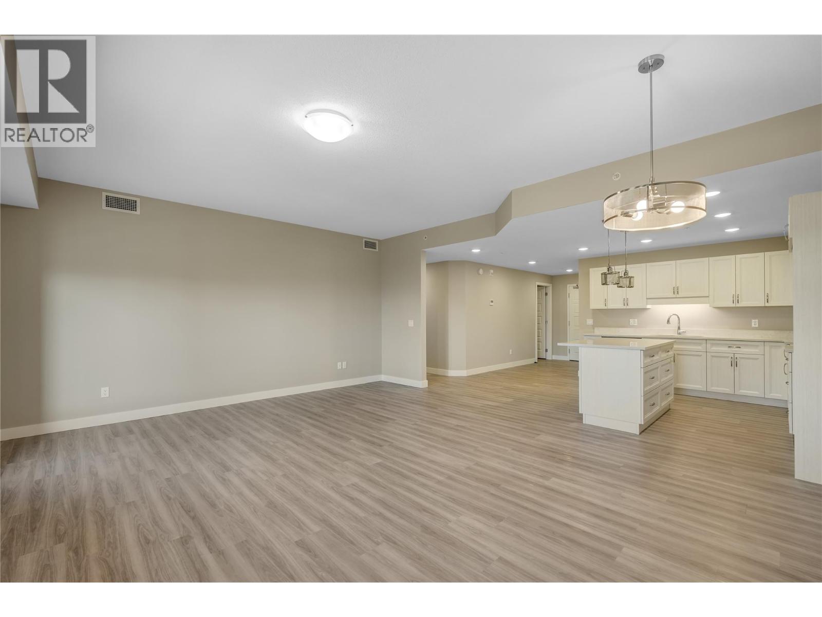 406 5640 51st Street, Osoyoos
