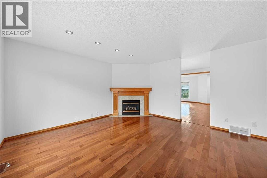 Single Family House for Sale in  Citadel Ridge Green NW Citadel Calgary 