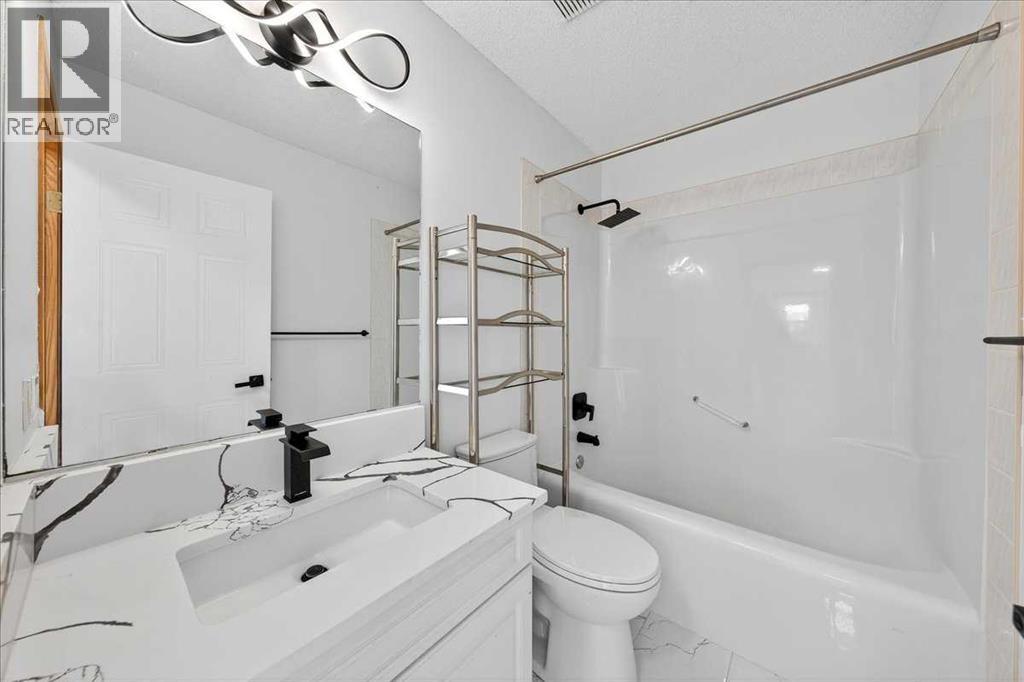 Single Family House for Sale in  Citadel Ridge Green NW Citadel Calgary 