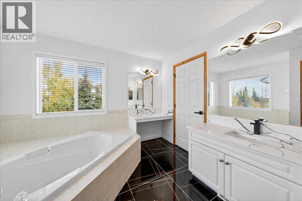 Single Family House for Sale in  Citadel Ridge Green NW Citadel Calgary 