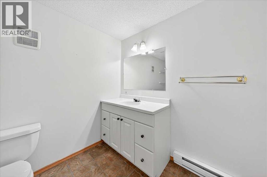 Single Family House for Sale in  Citadel Ridge Green NW Citadel Calgary 