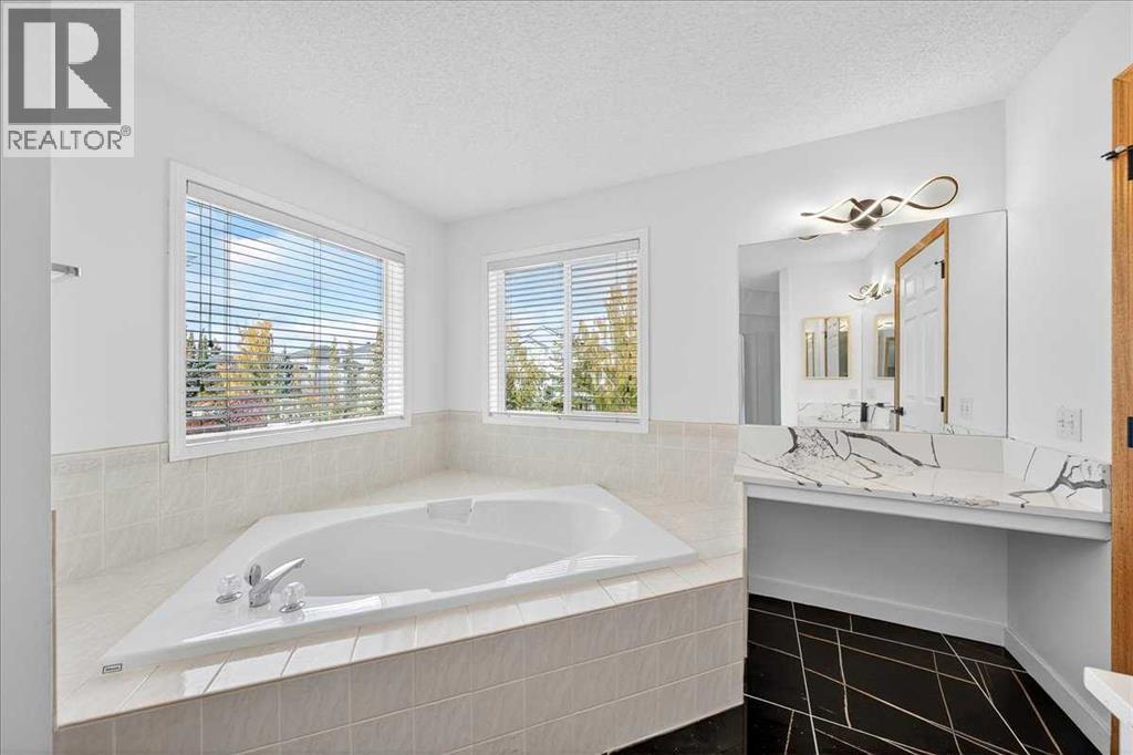 Single Family House for Sale in  Citadel Ridge Green NW Citadel Calgary 