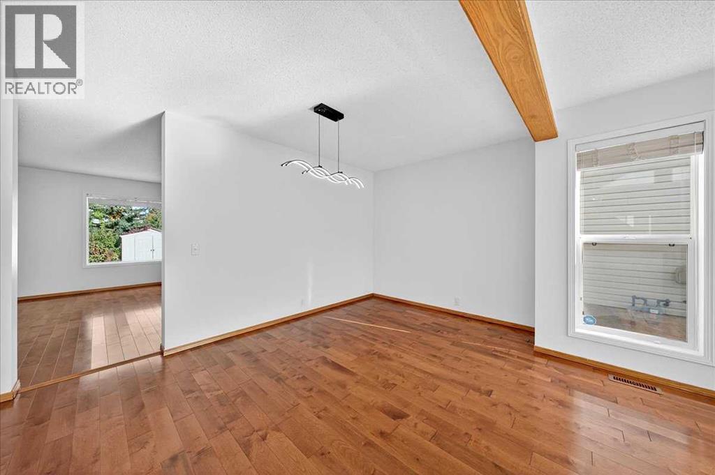 Single Family House for Sale in  Citadel Ridge Green NW Citadel Calgary 