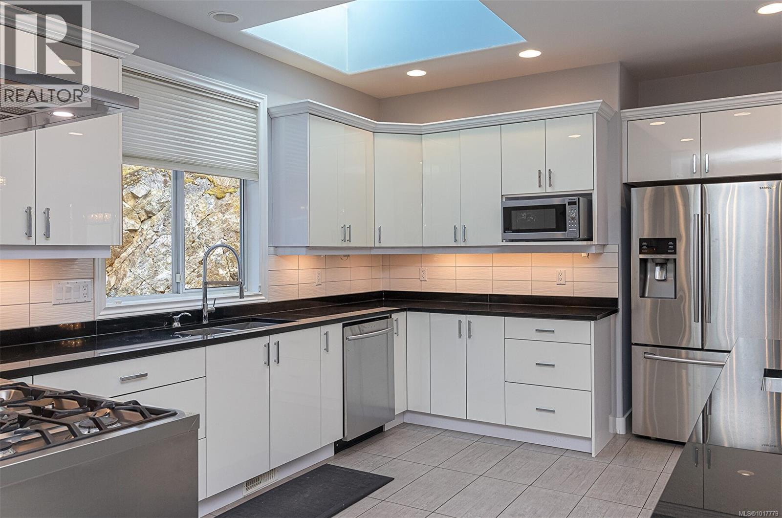  1062 Valewood Trail, Saanich