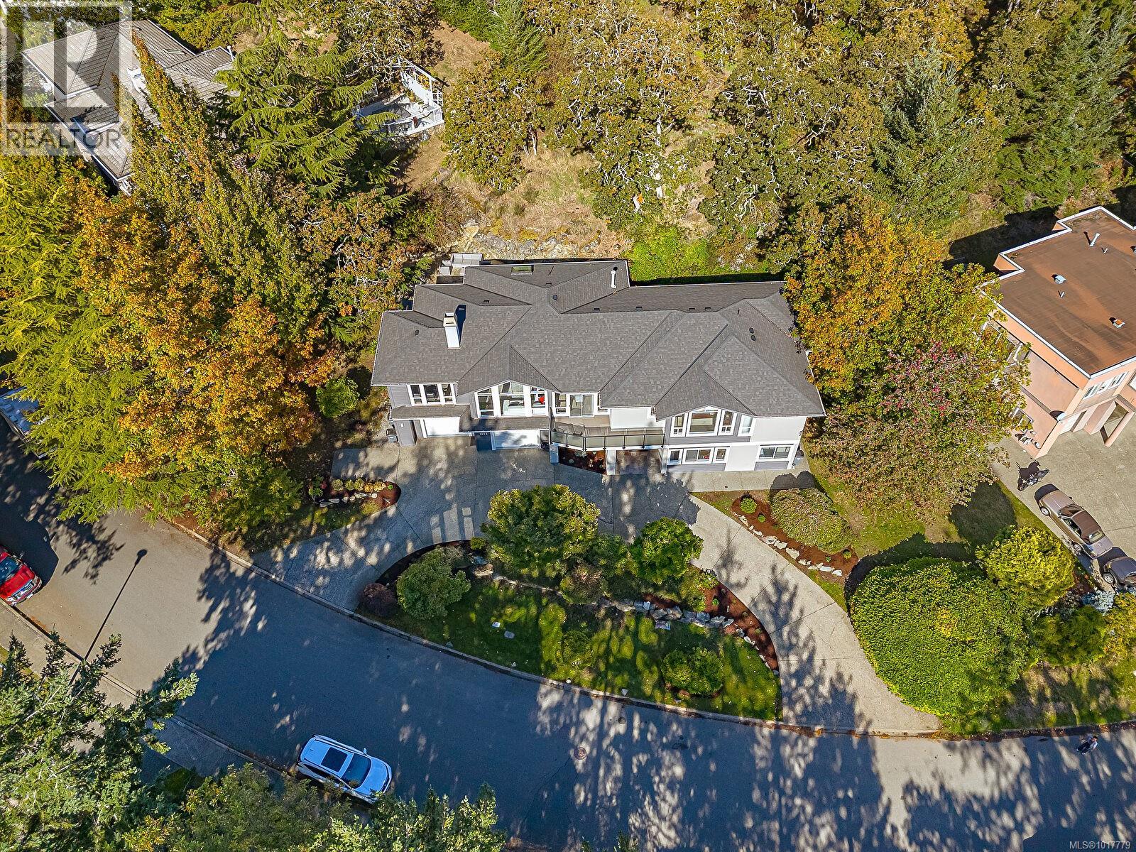  1062 Valewood Trail, Saanich