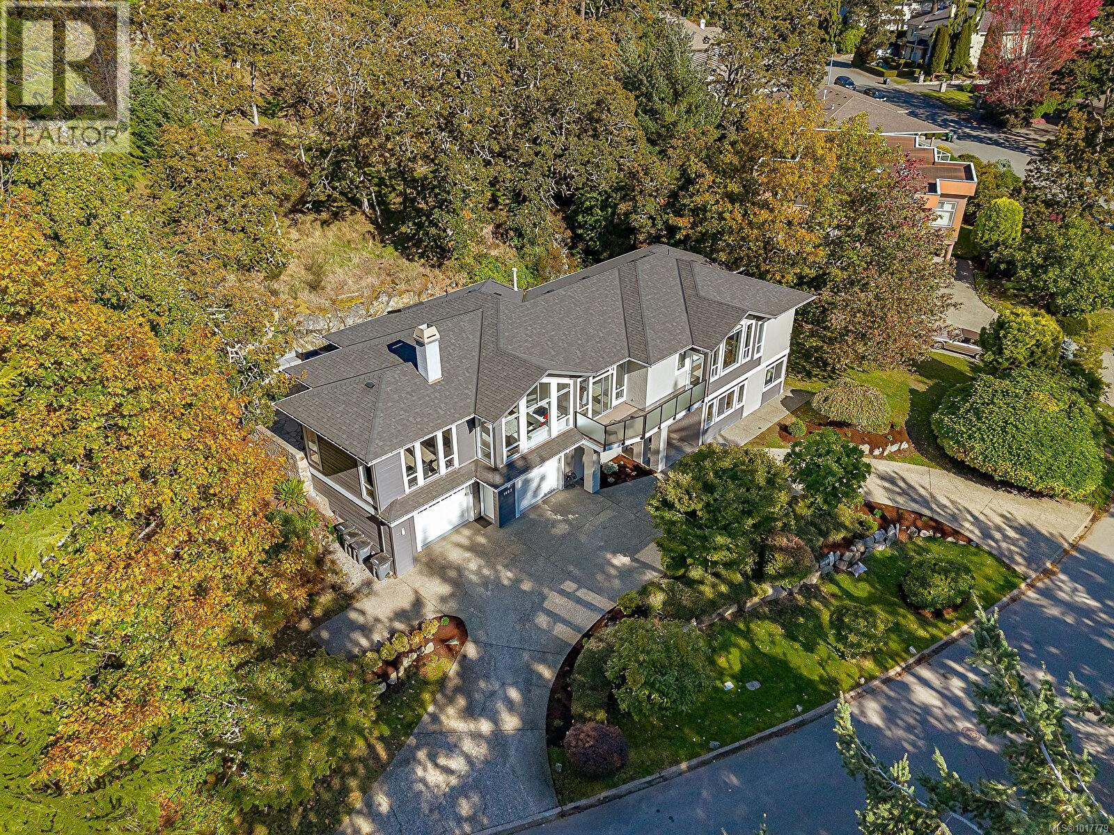  1062 Valewood Trail, Saanich