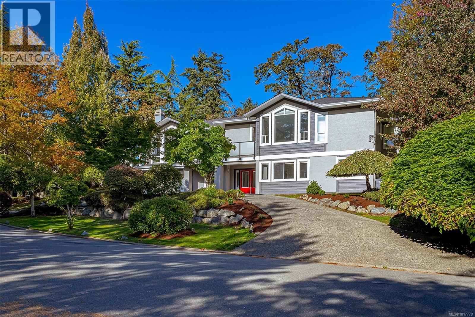  1062 Valewood Trail, Saanich