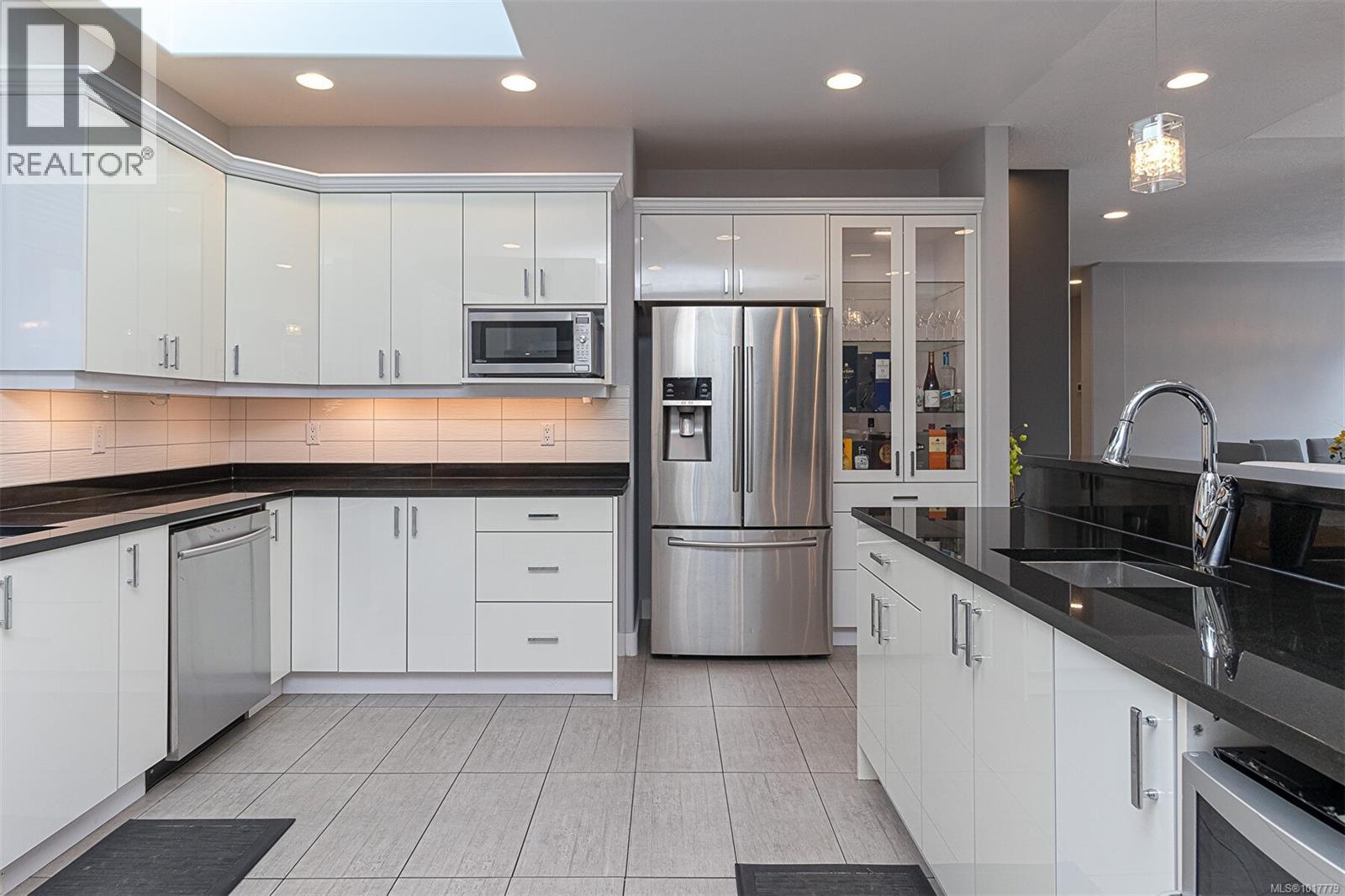  1062 Valewood Trail, Saanich