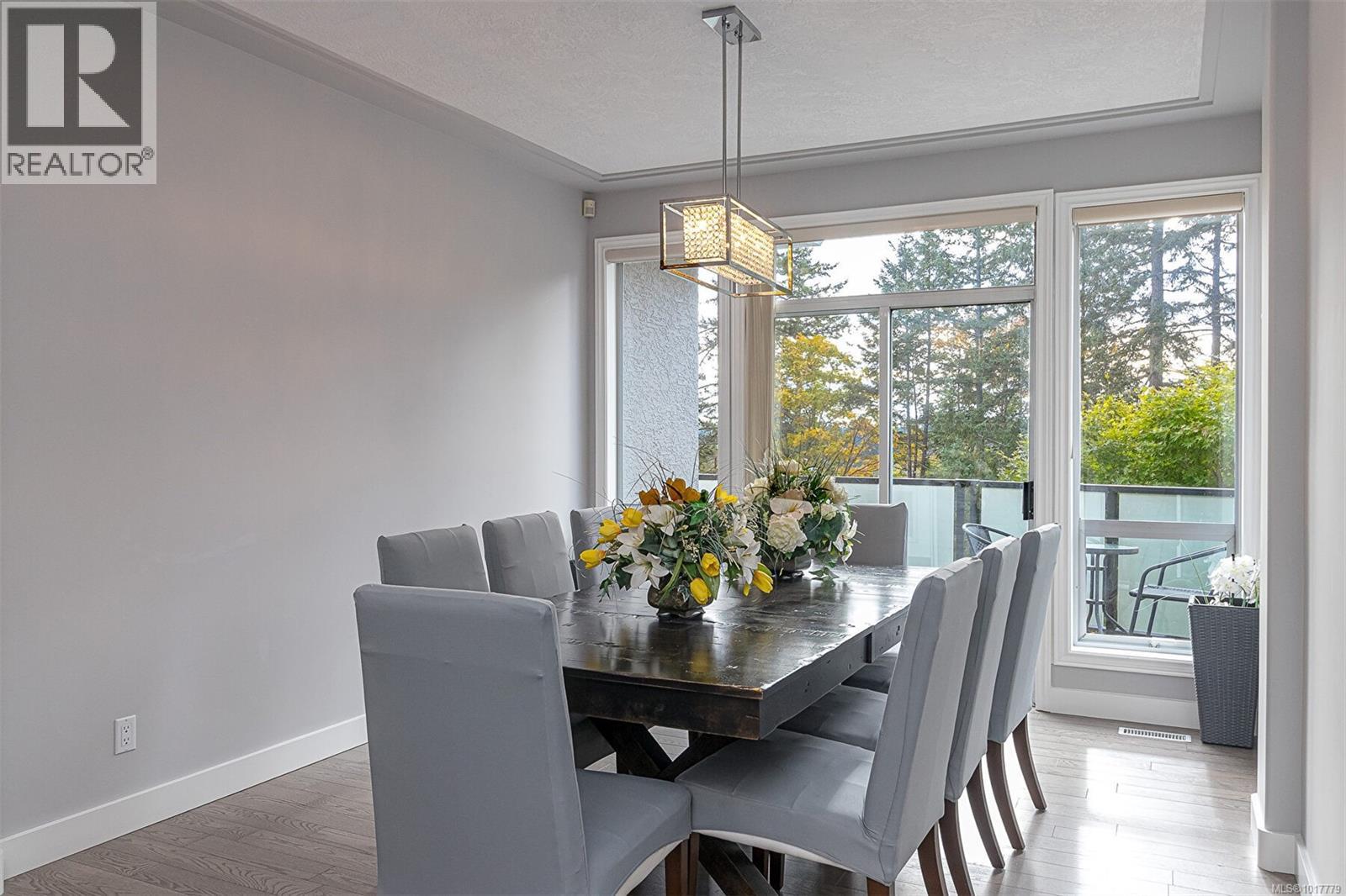  1062 Valewood Trail, Saanich