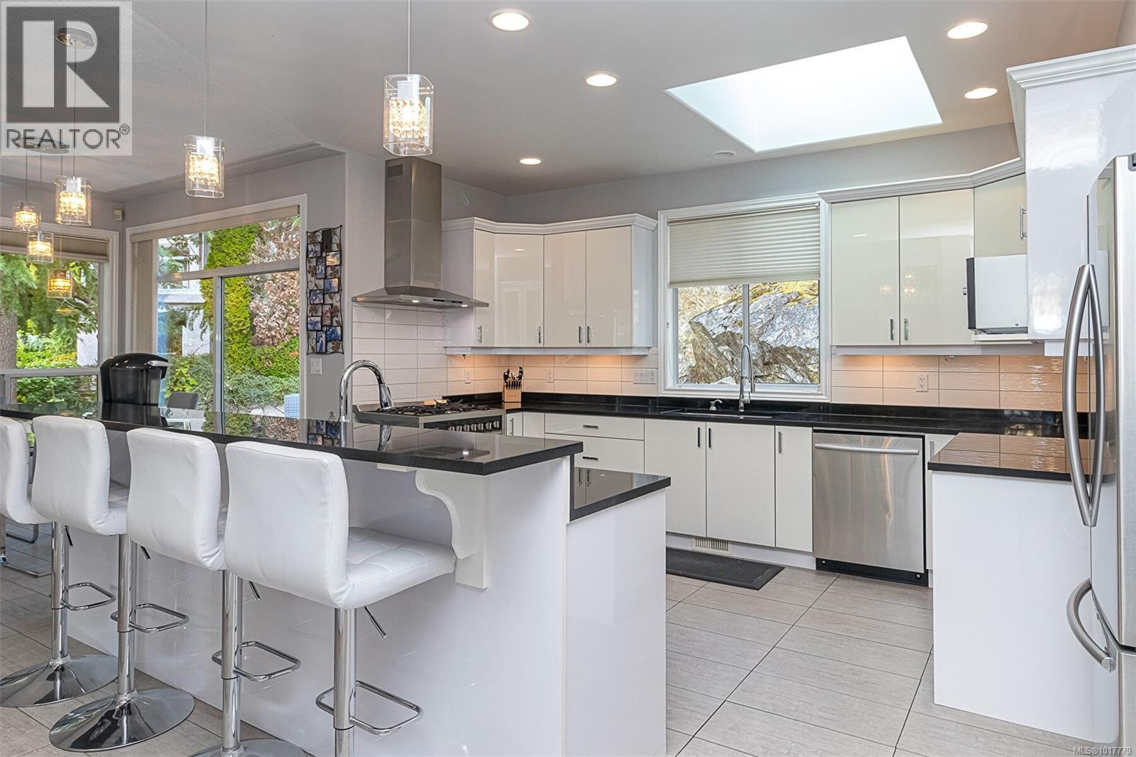  1062 Valewood Trail, Saanich