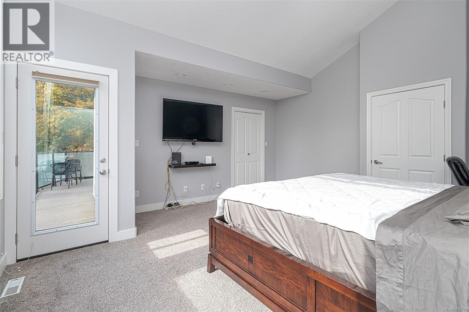  1062 Valewood Trail, Saanich