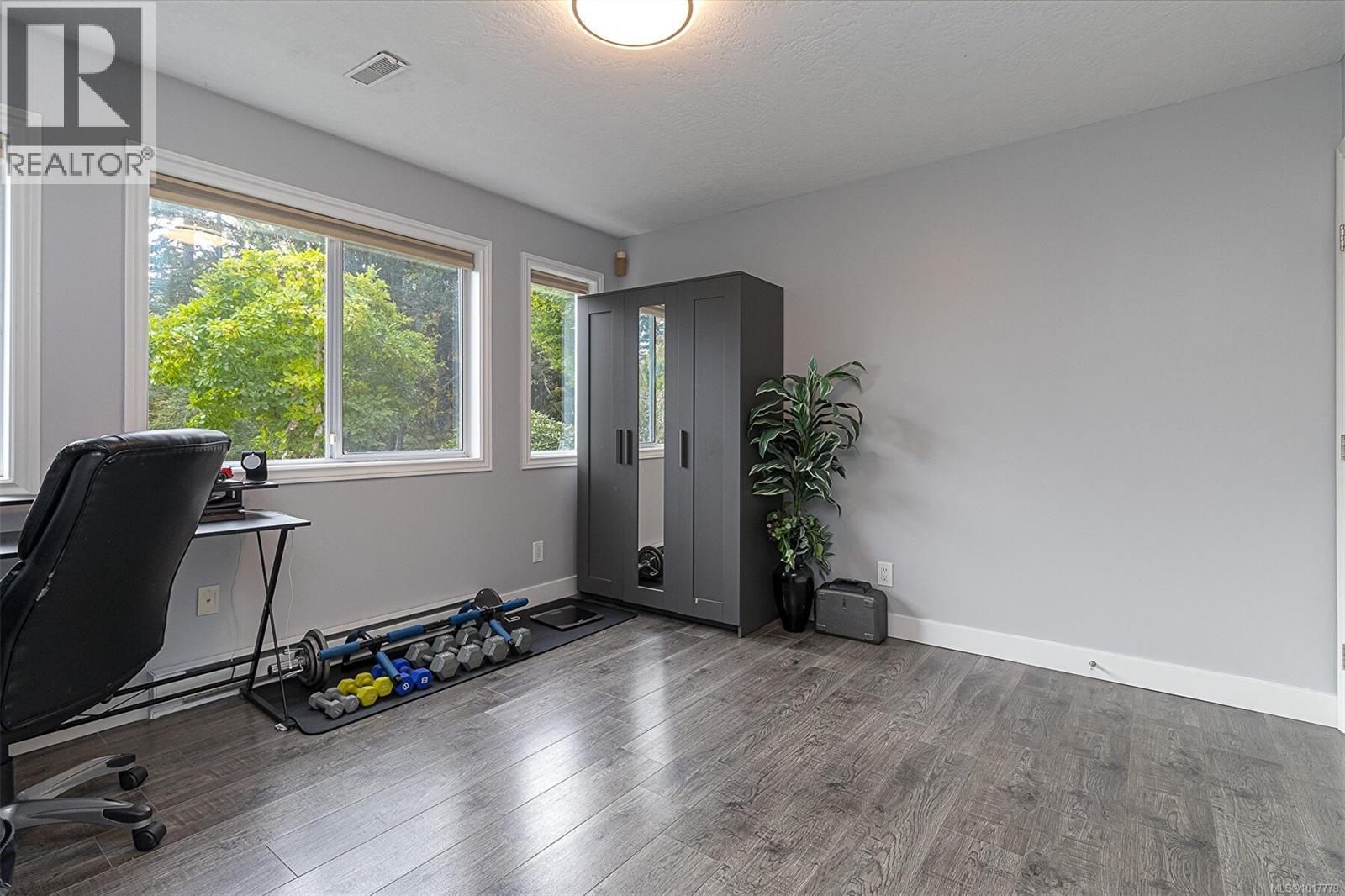  1062 Valewood Trail, Saanich