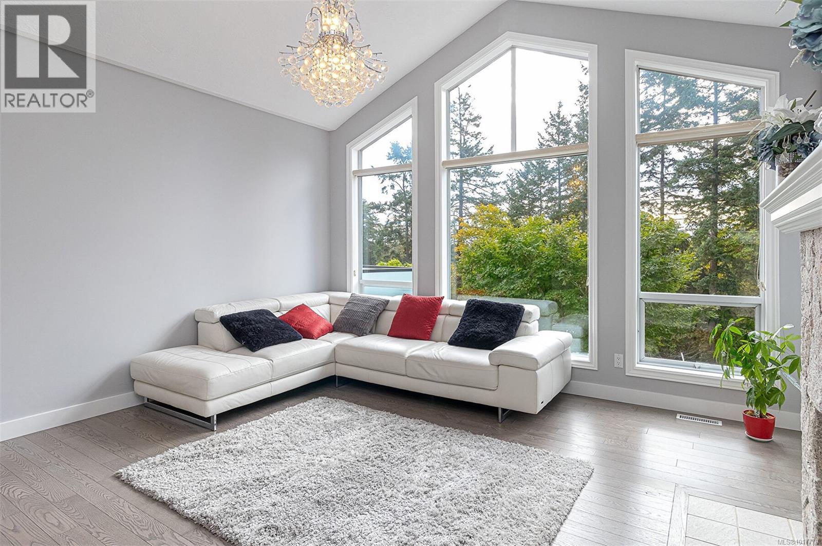  1062 Valewood Trail, Saanich