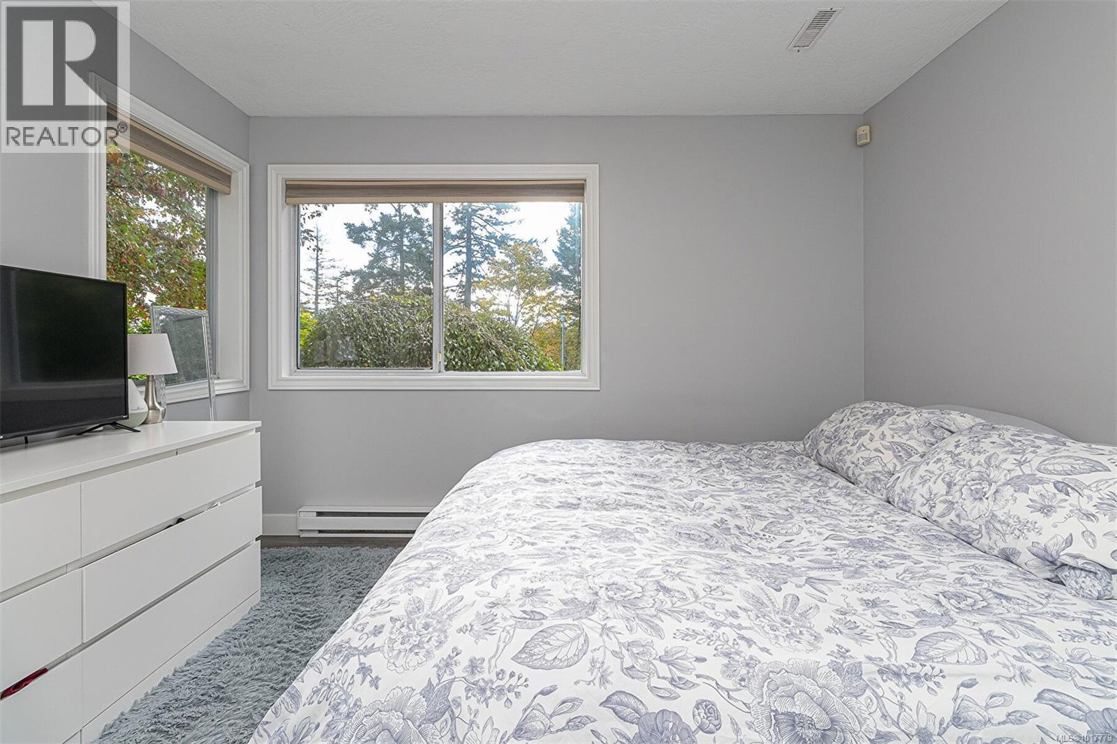  1062 Valewood Trail, Saanich