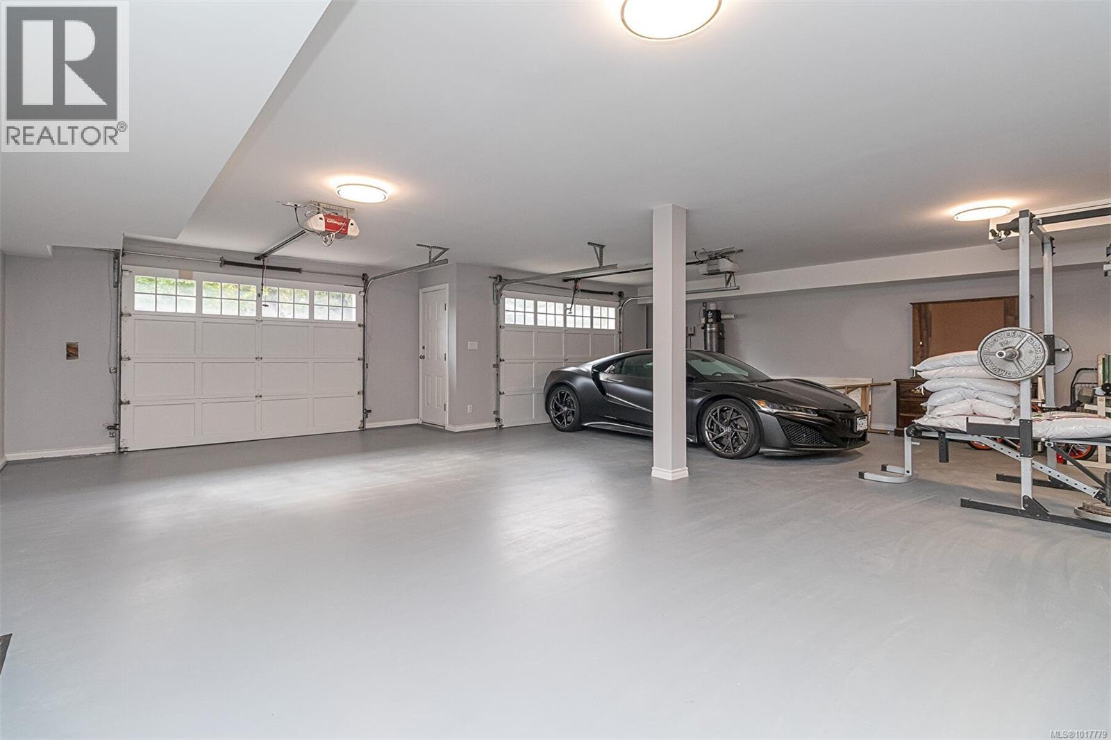  1062 Valewood Trail, Saanich