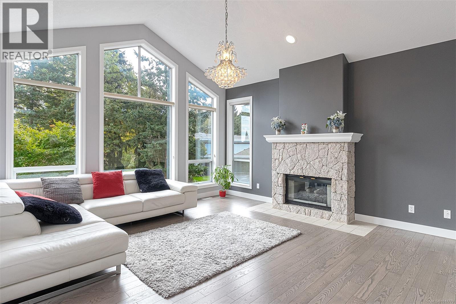  1062 Valewood Trail, Saanich