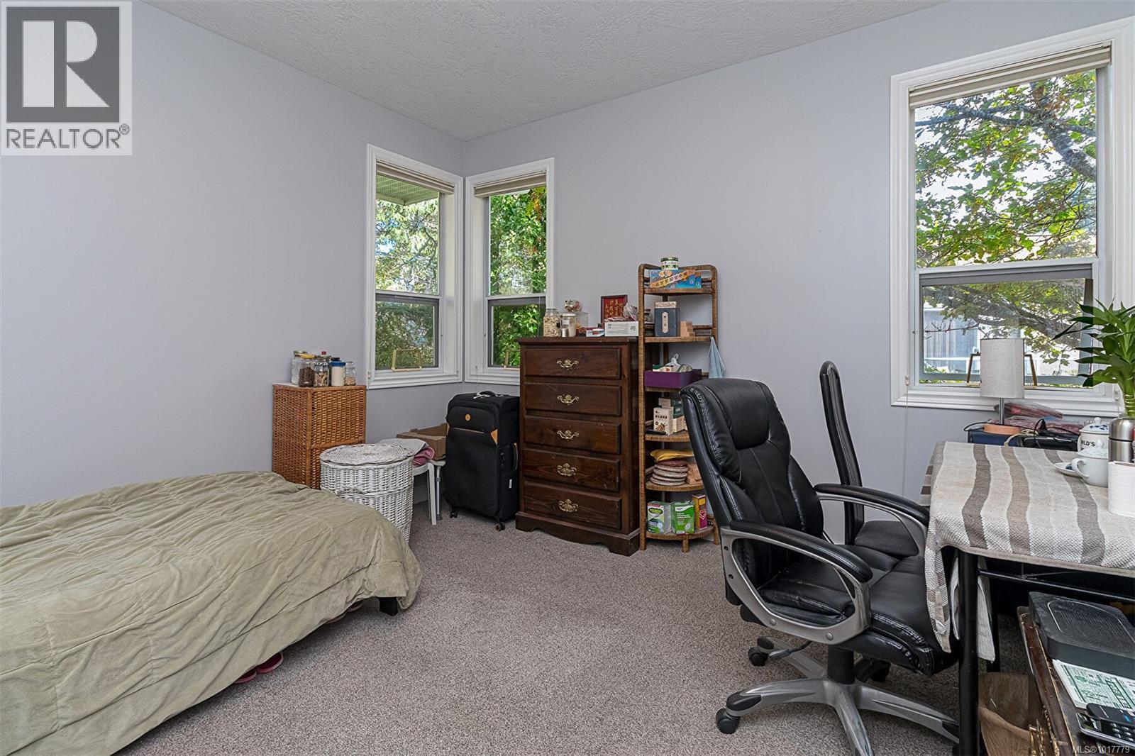  1062 Valewood Trail, Saanich