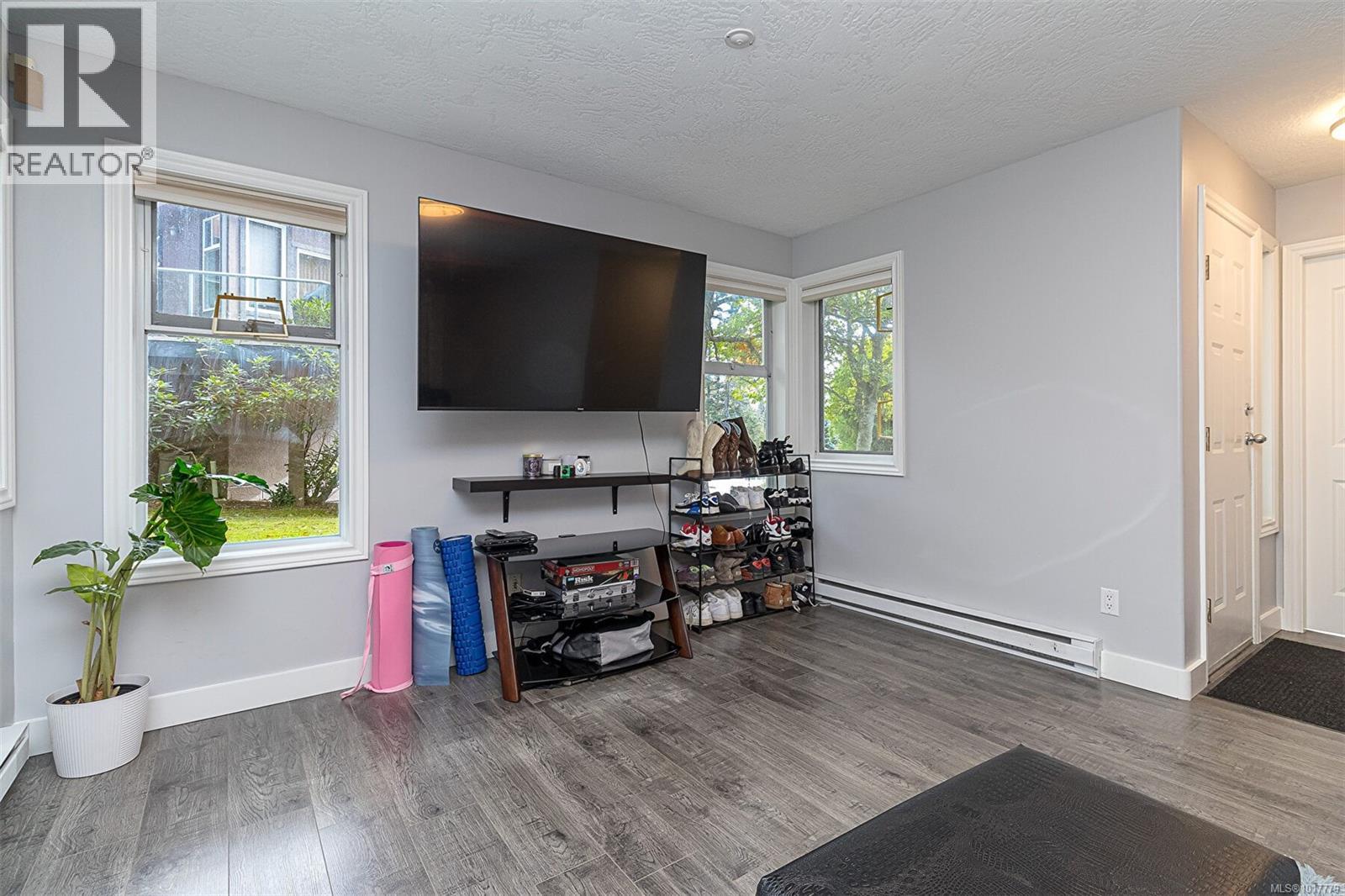  1062 Valewood Trail, Saanich
