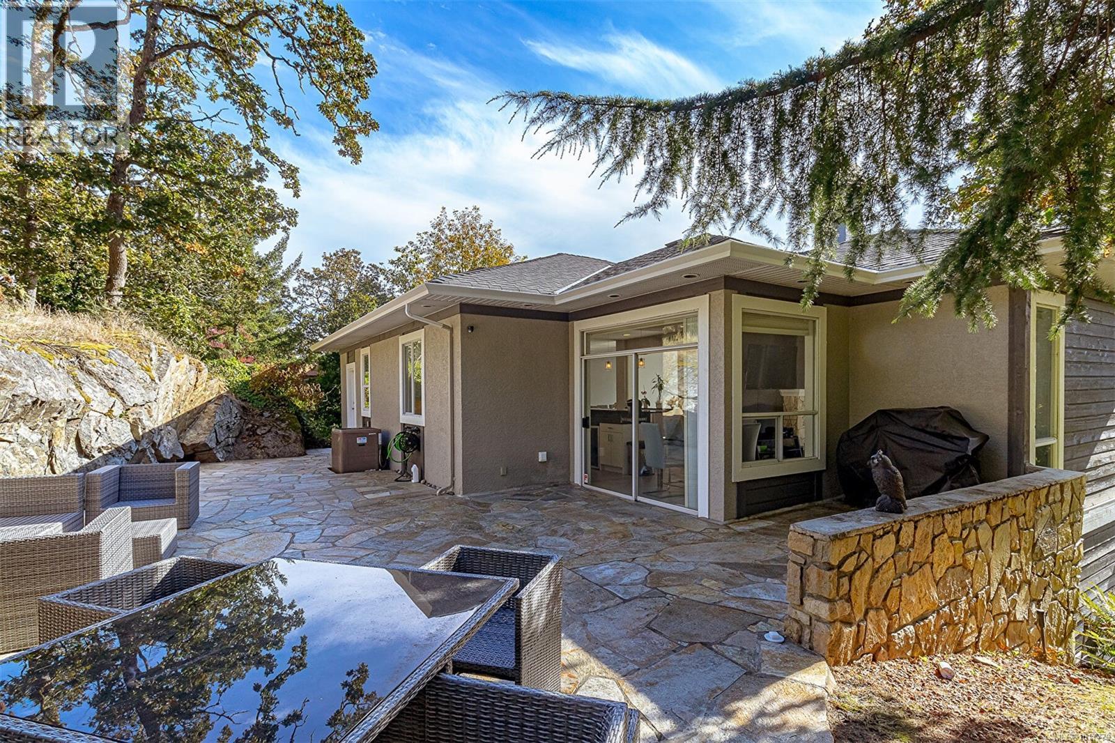  1062 Valewood Trail, Saanich