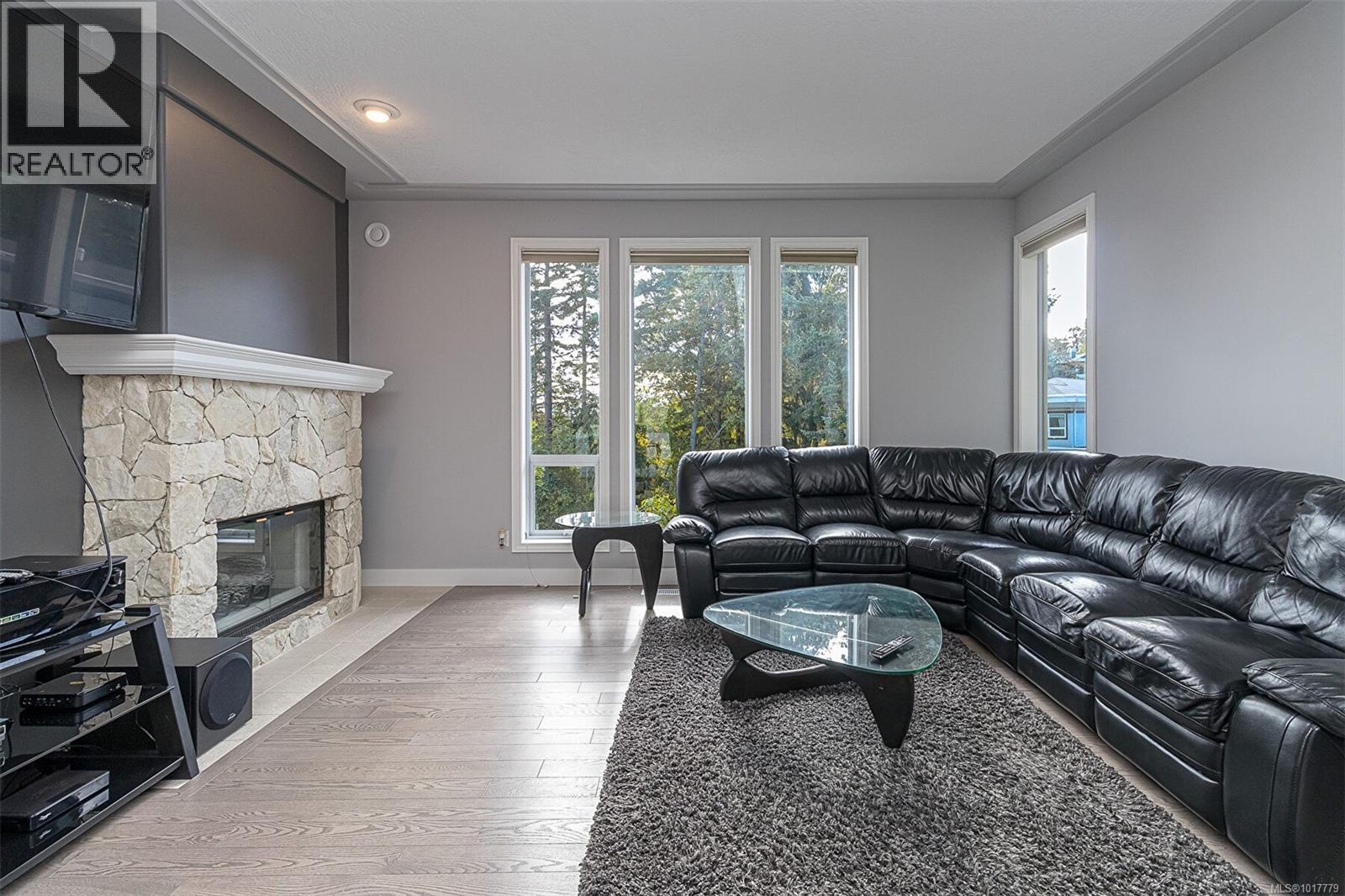  1062 Valewood Trail, Saanich