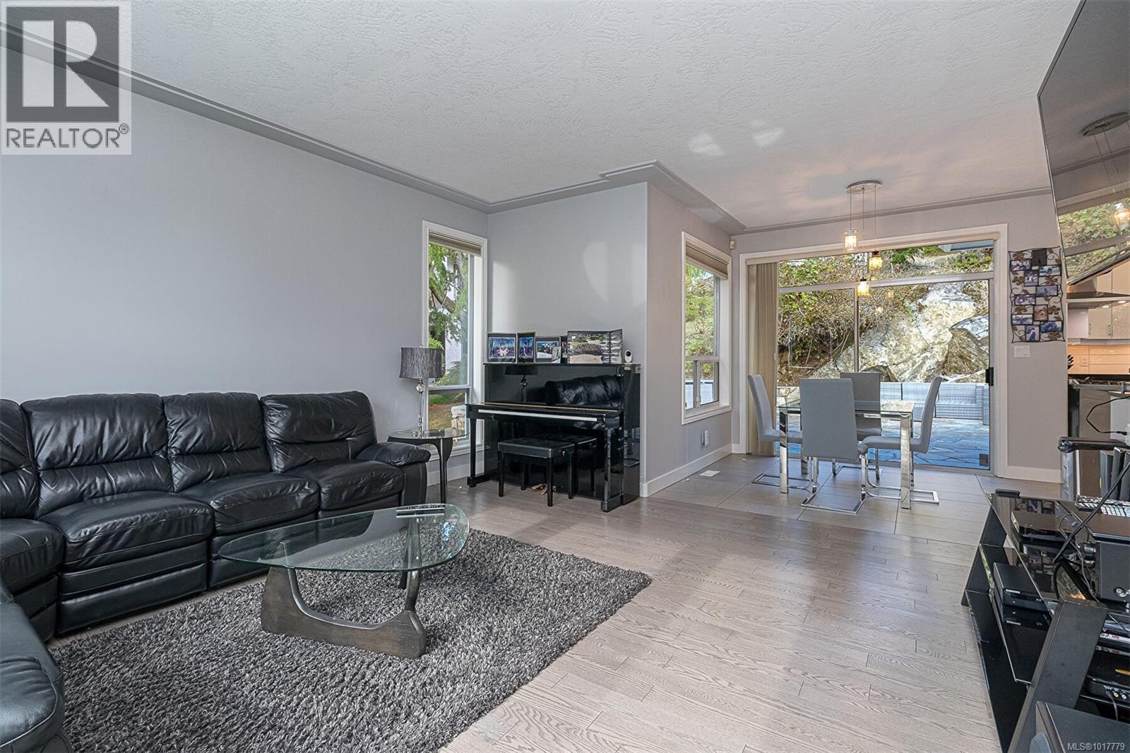  1062 Valewood Trail, Saanich