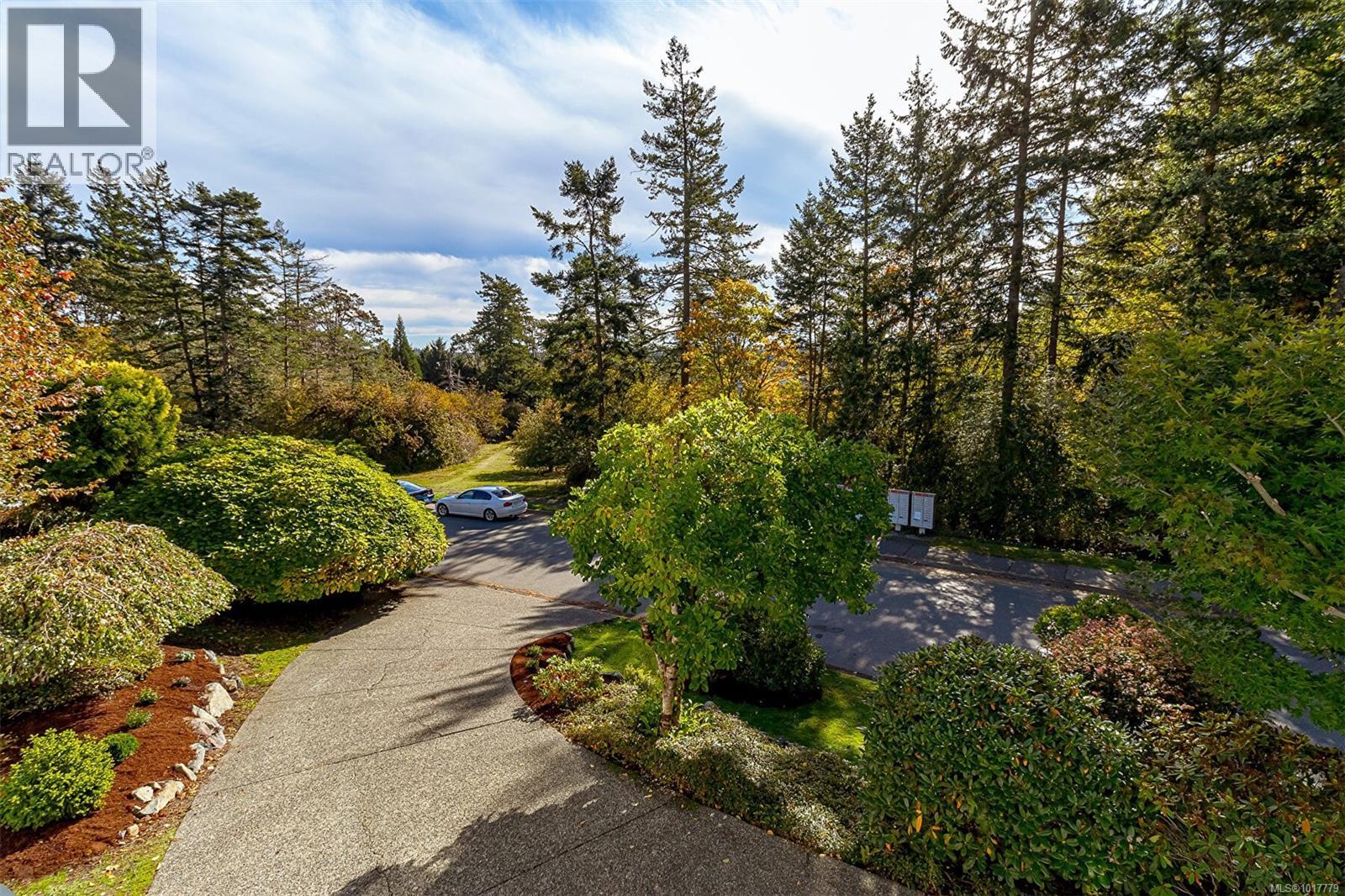  1062 Valewood Trail, Saanich