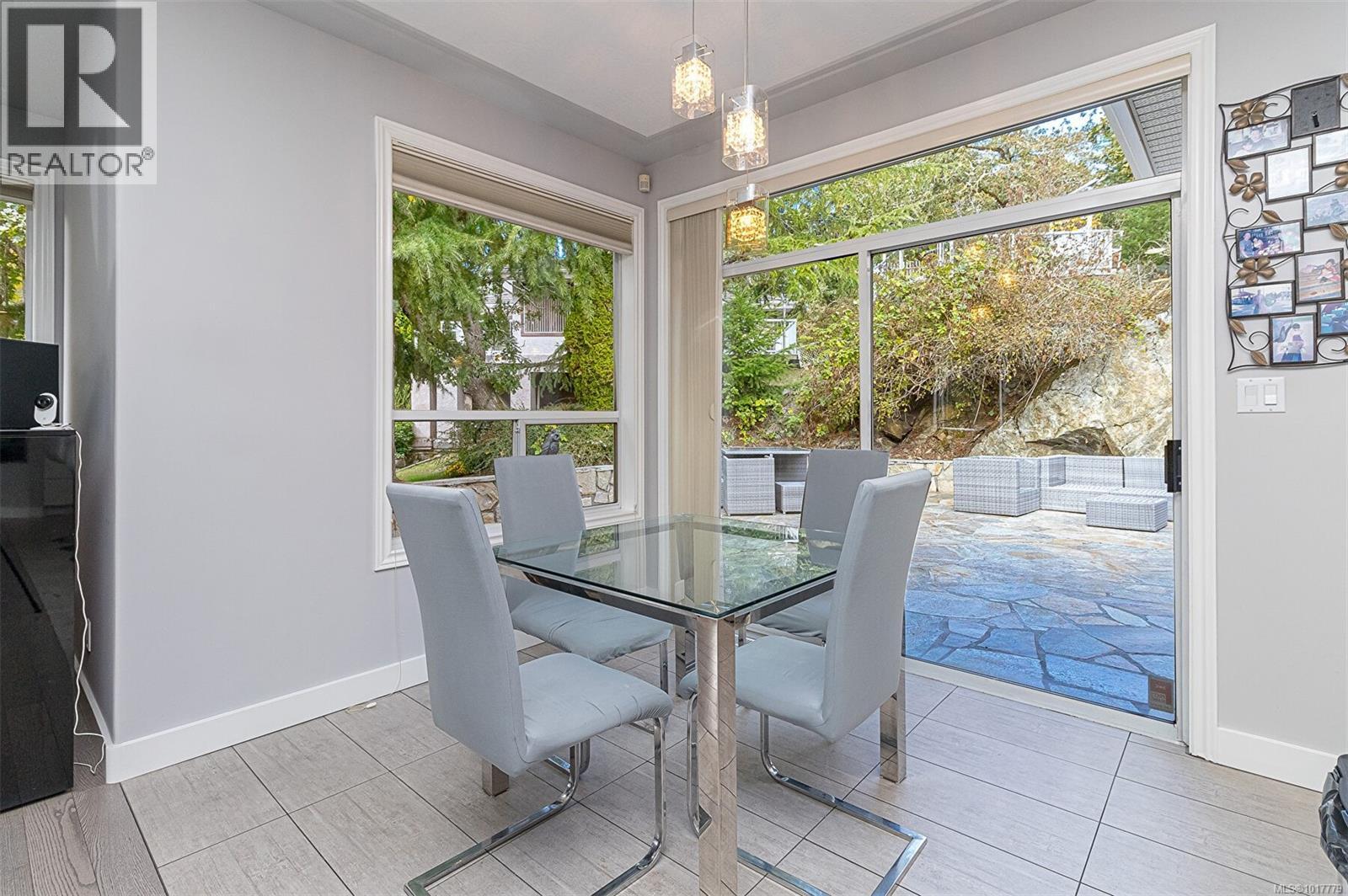  1062 Valewood Trail, Saanich