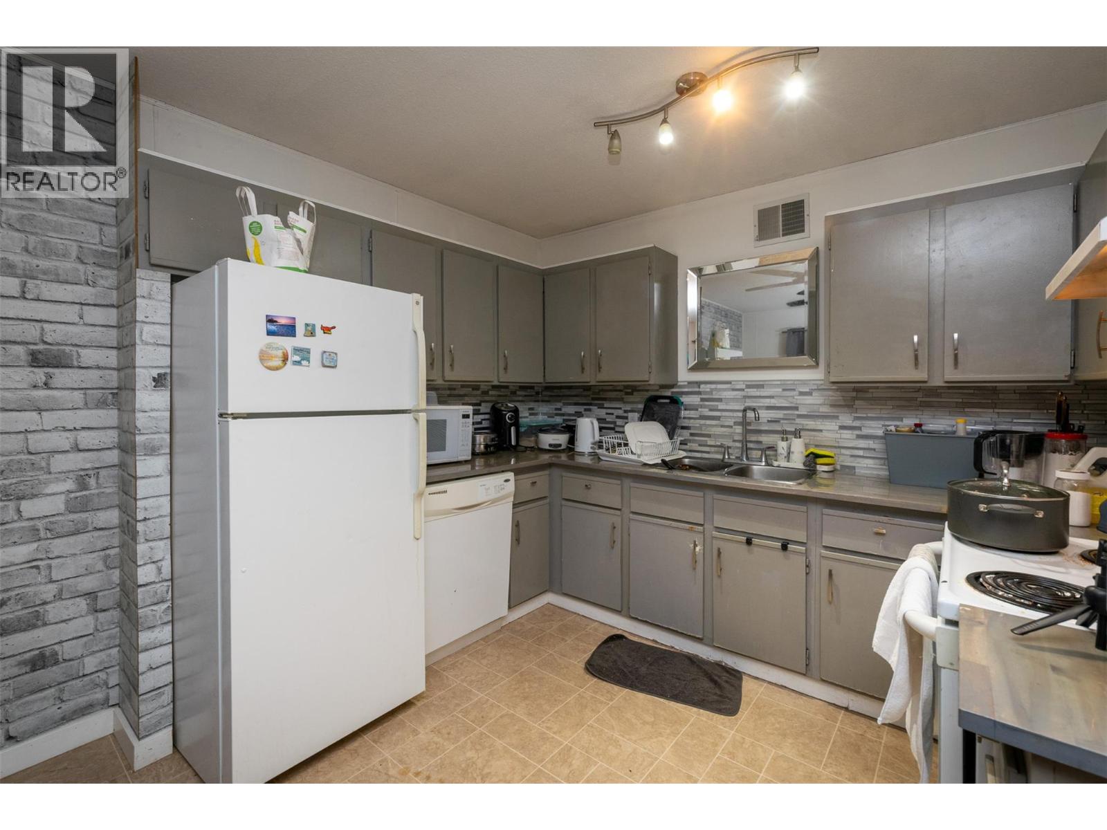 261 Alexander Street Northeast, Salmon Arm