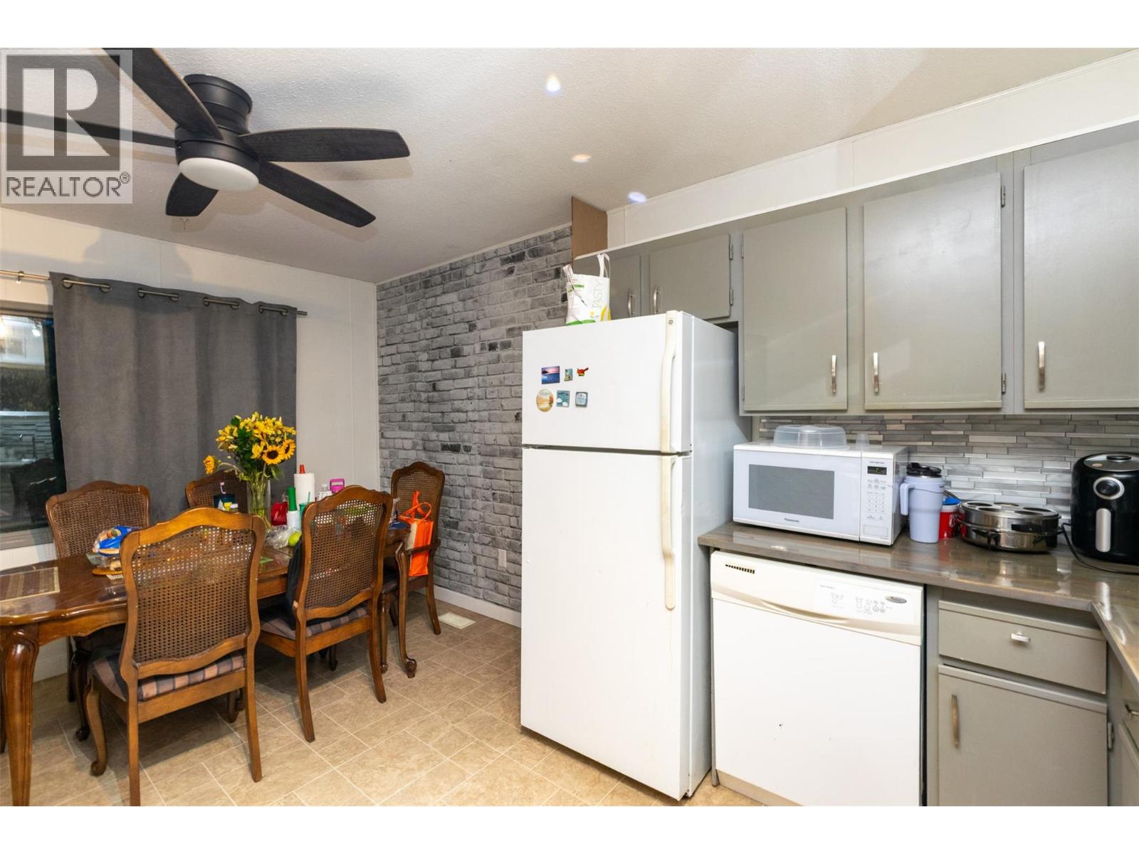 261 Alexander Street Northeast, Salmon Arm