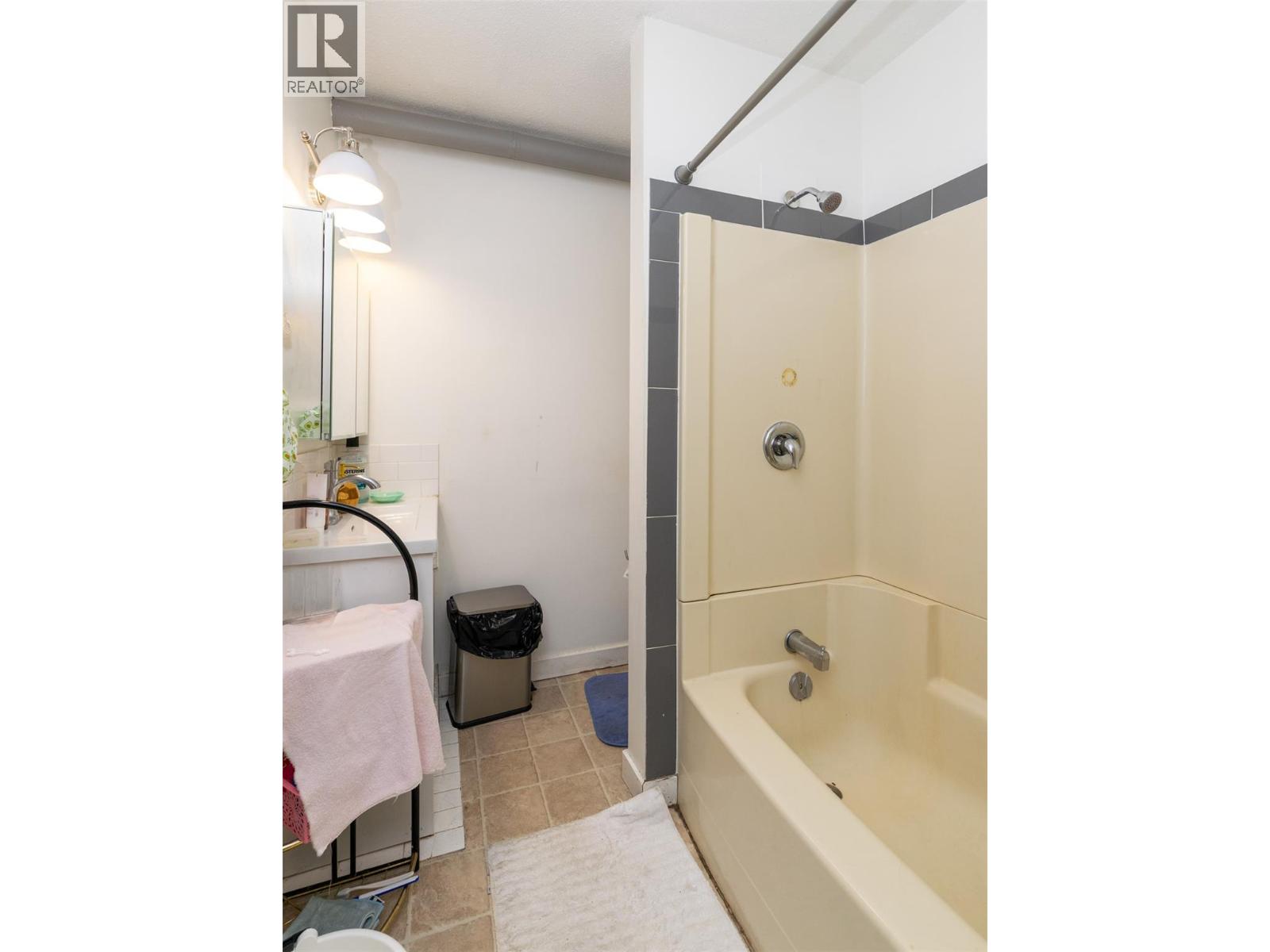261 Alexander Street Northeast, Salmon Arm