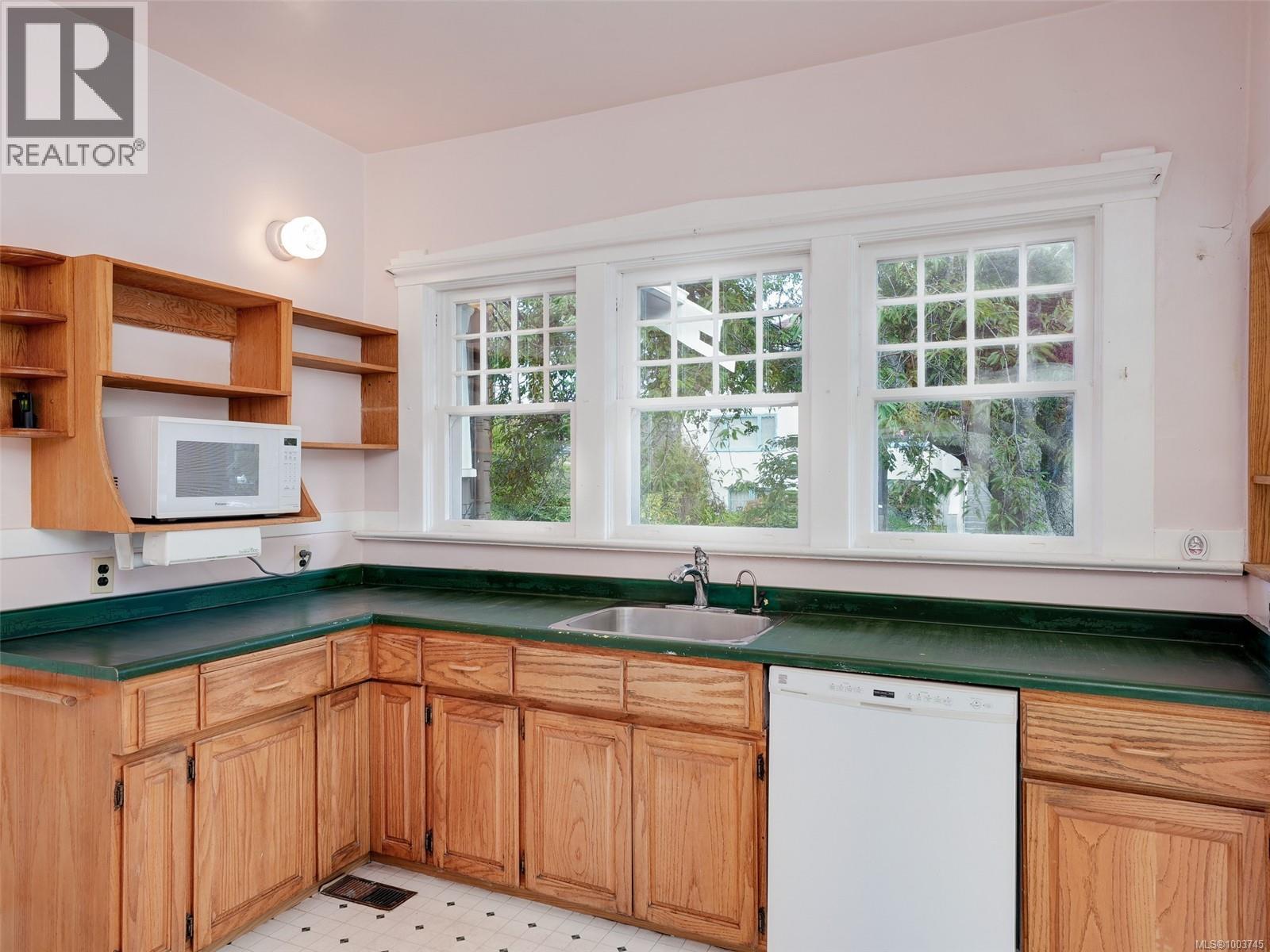  273 Linden Avenue, Victoria