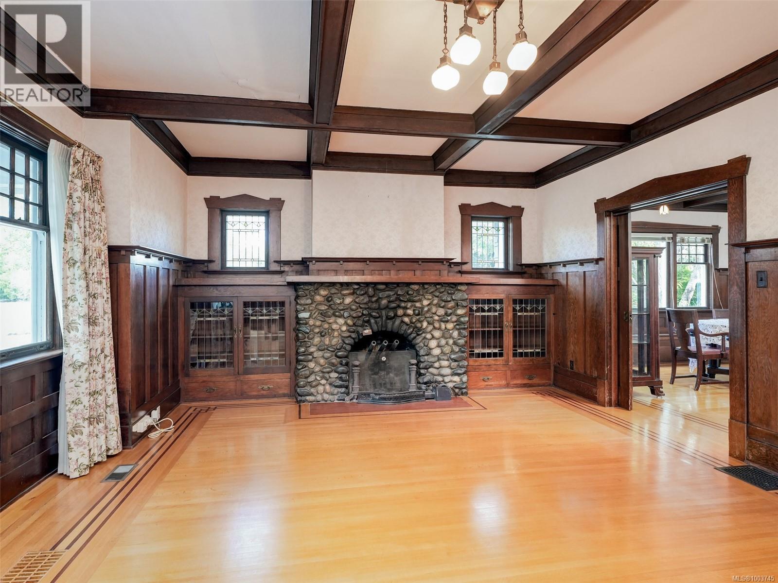  273 Linden Avenue, Victoria