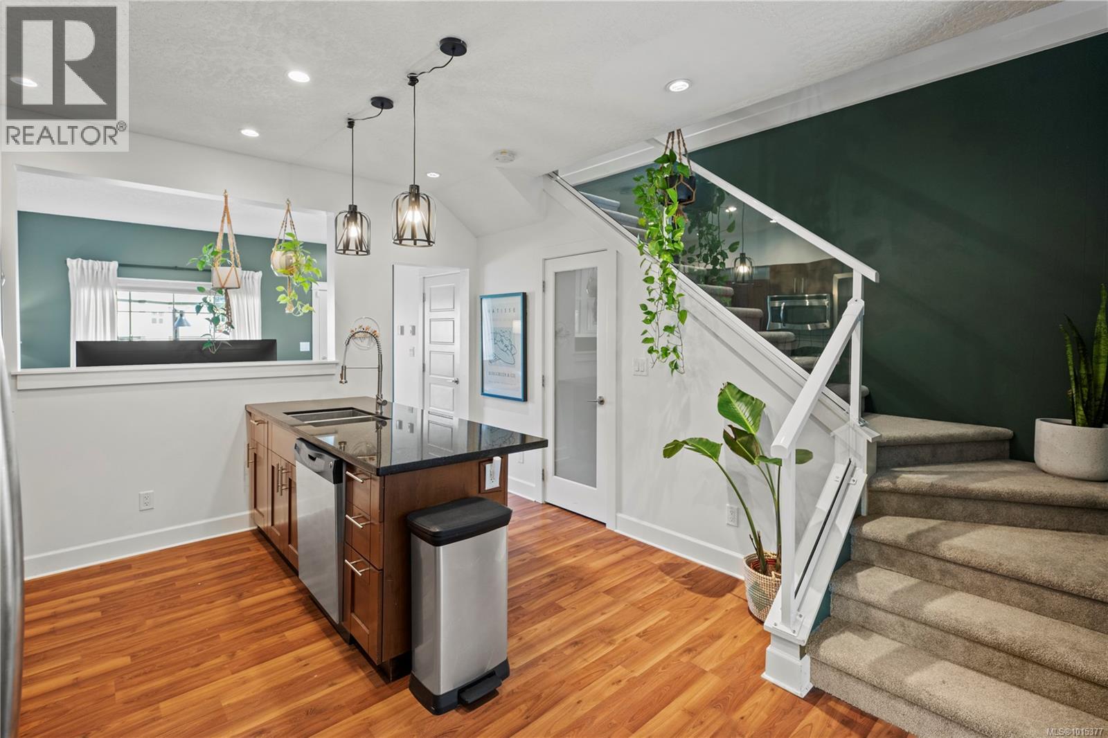 203 785 Station Avenue, Langford