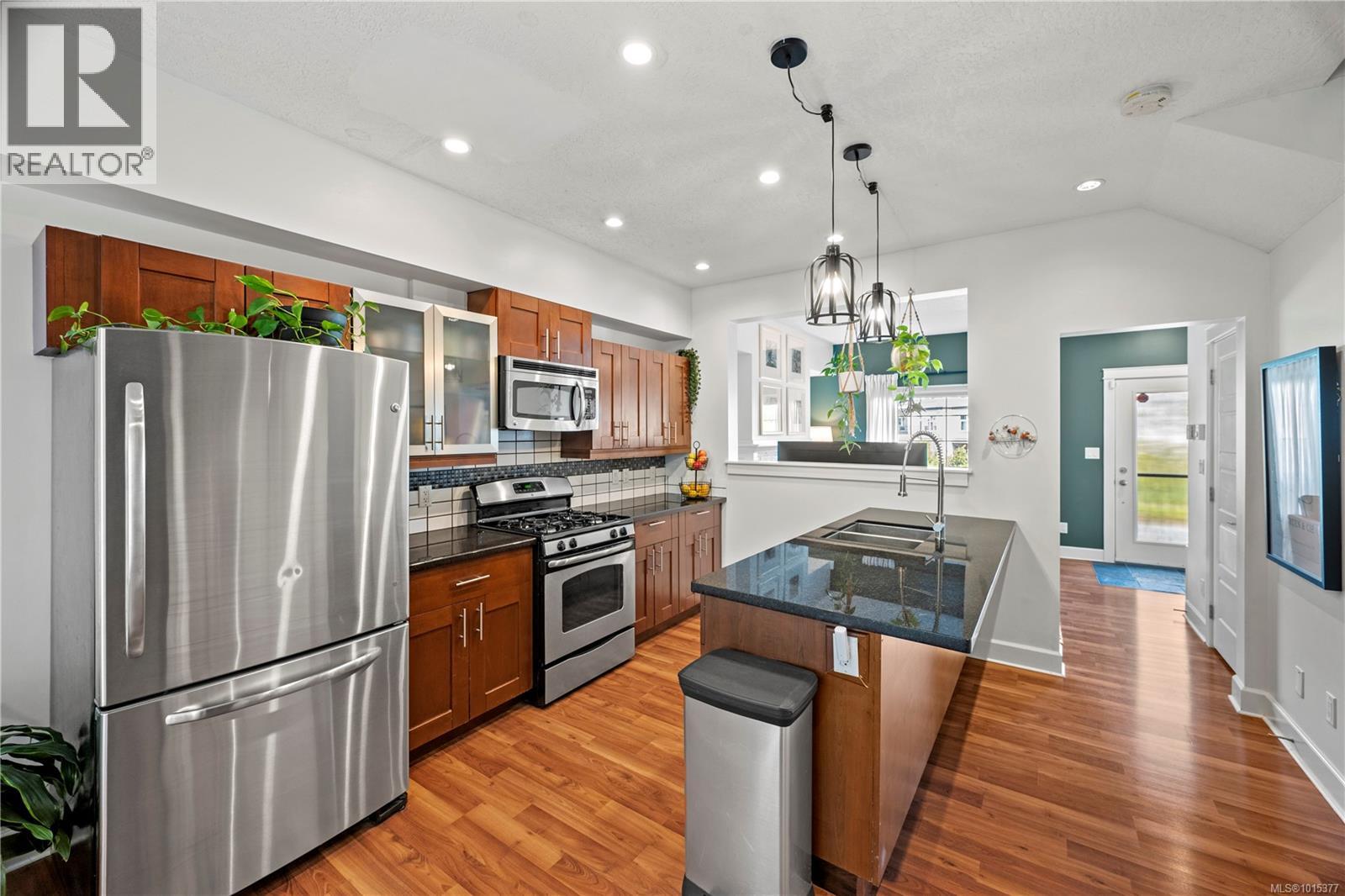 203 785 Station Avenue, Langford