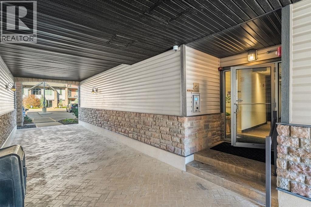 15 Sunset Square, Cochrane