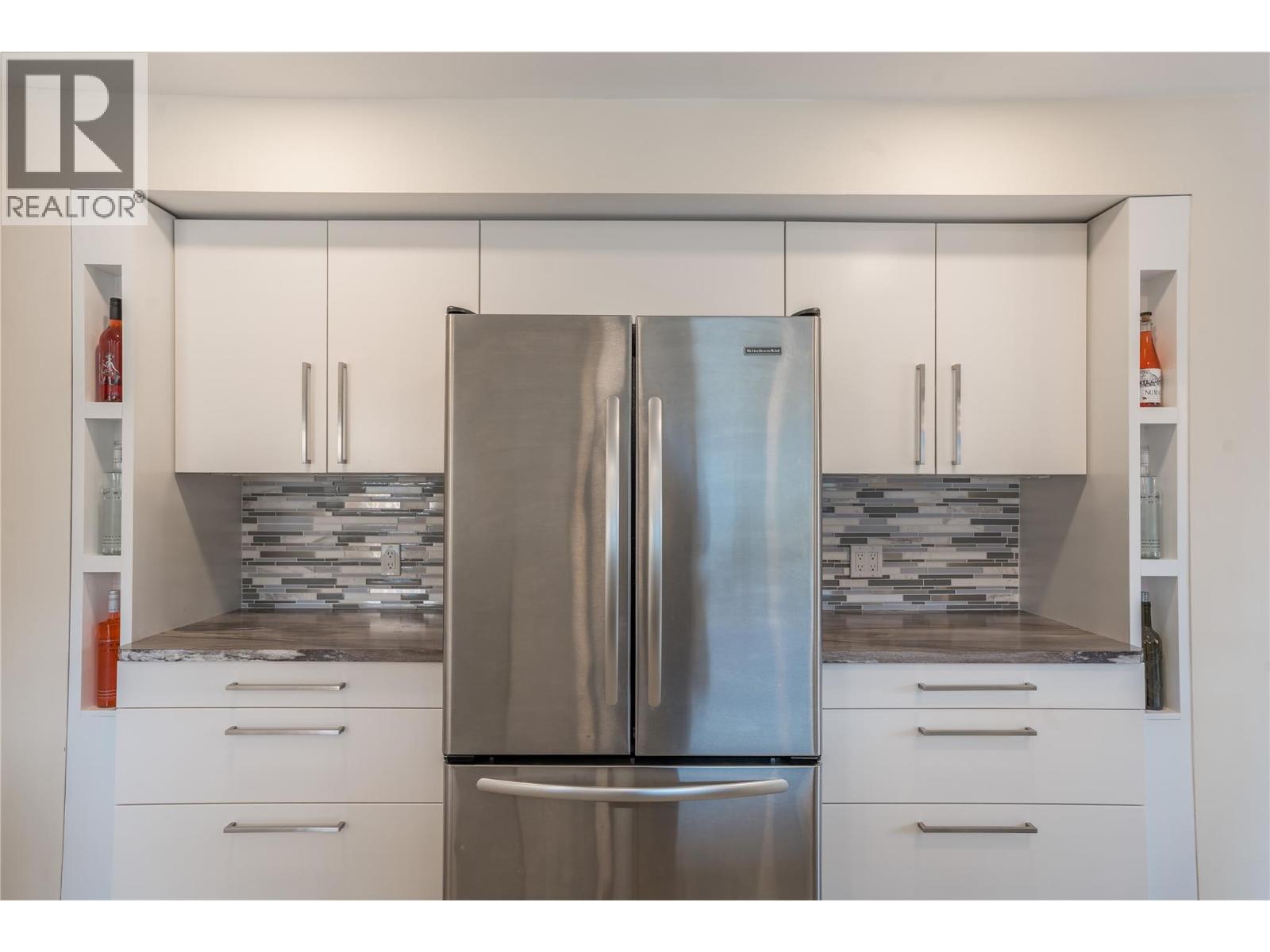  5010 CROIL Avenue, Summerland