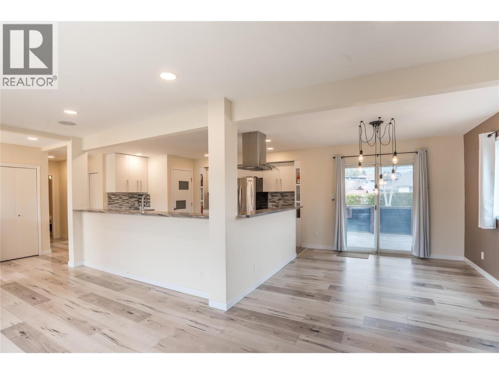  5010 CROIL Avenue, Summerland