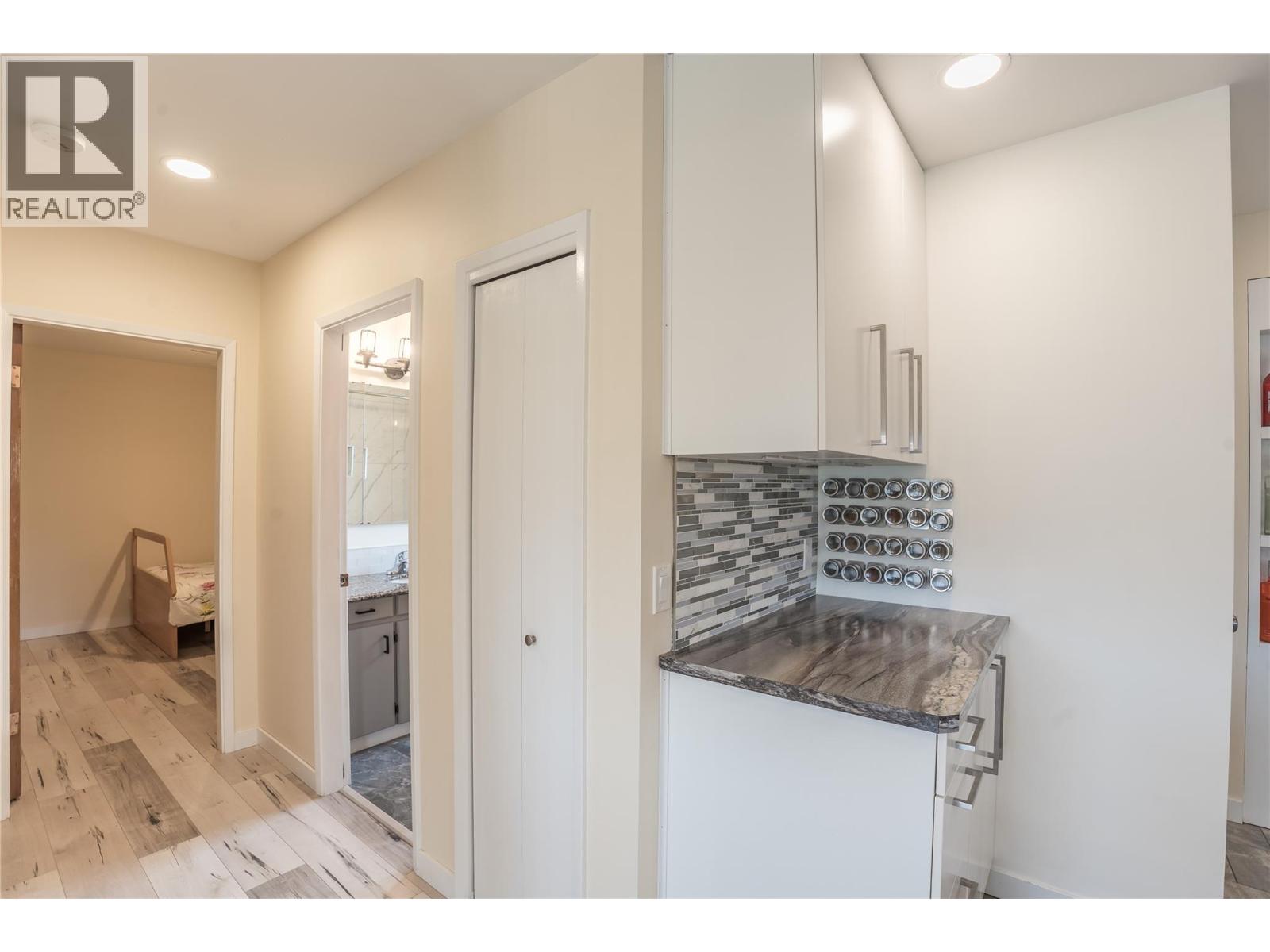  5010 CROIL Avenue, Summerland