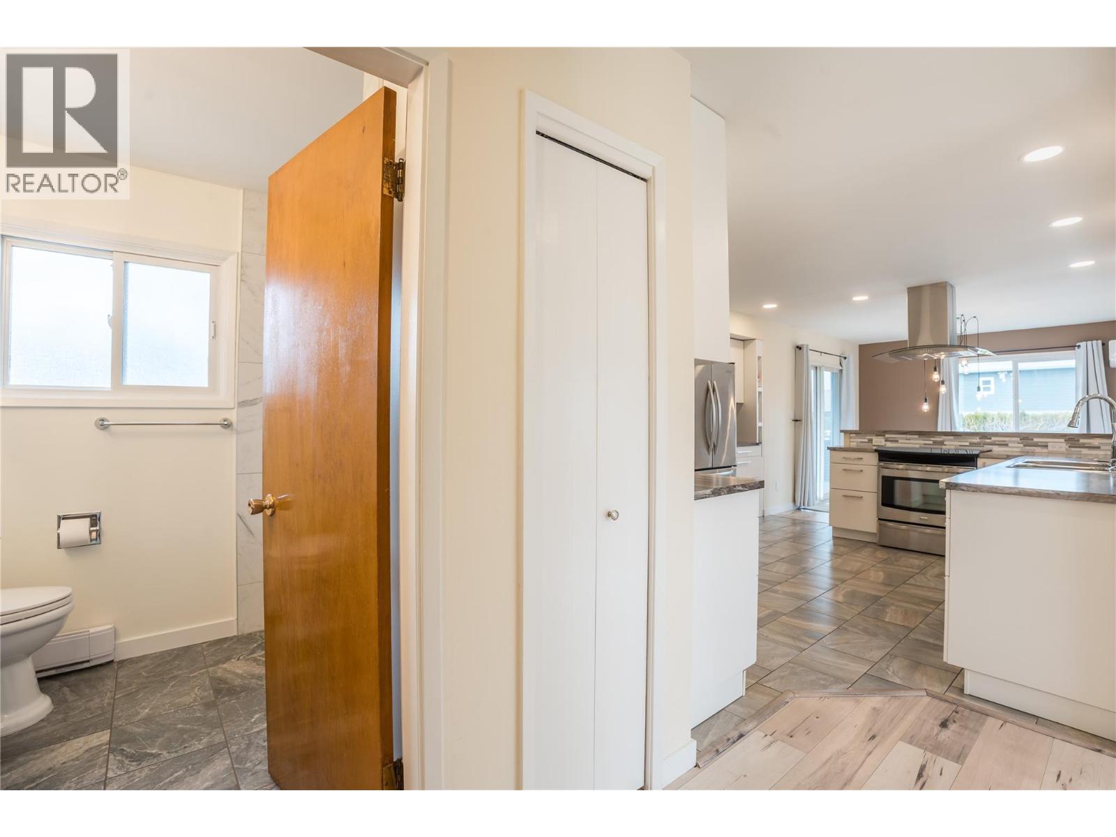  5010 CROIL Avenue, Summerland