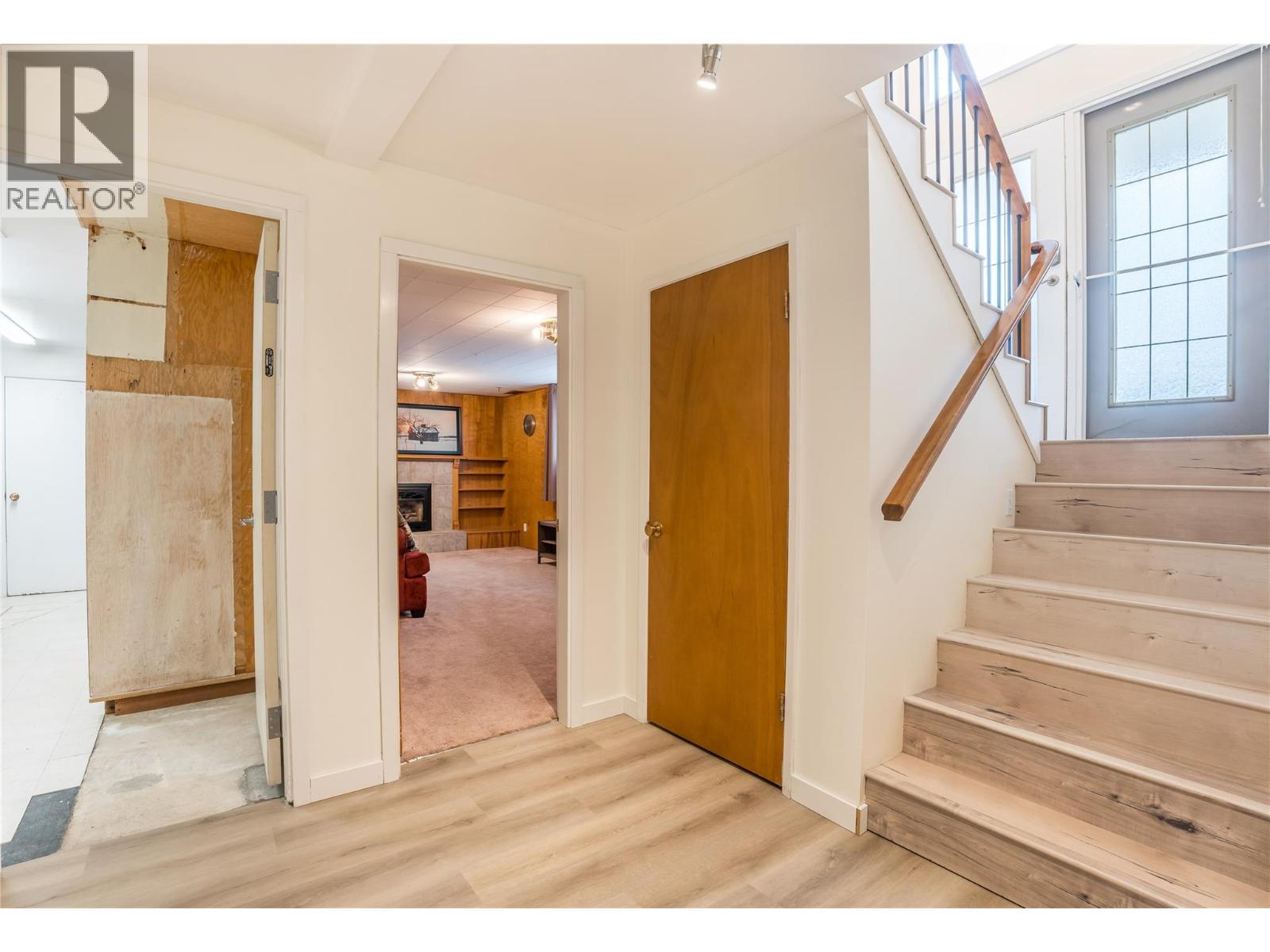  5010 CROIL Avenue, Summerland