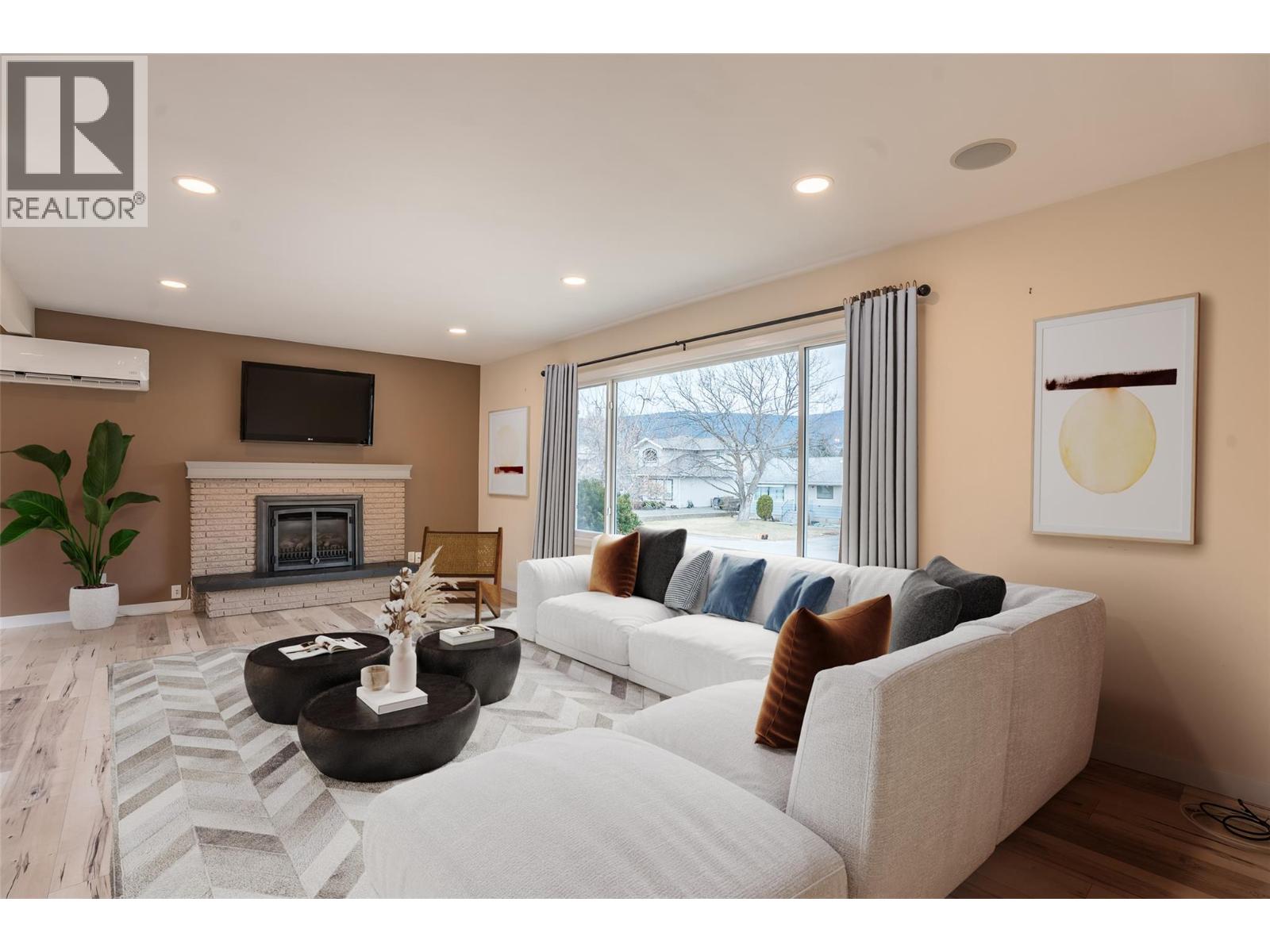  5010 CROIL Avenue, Summerland
