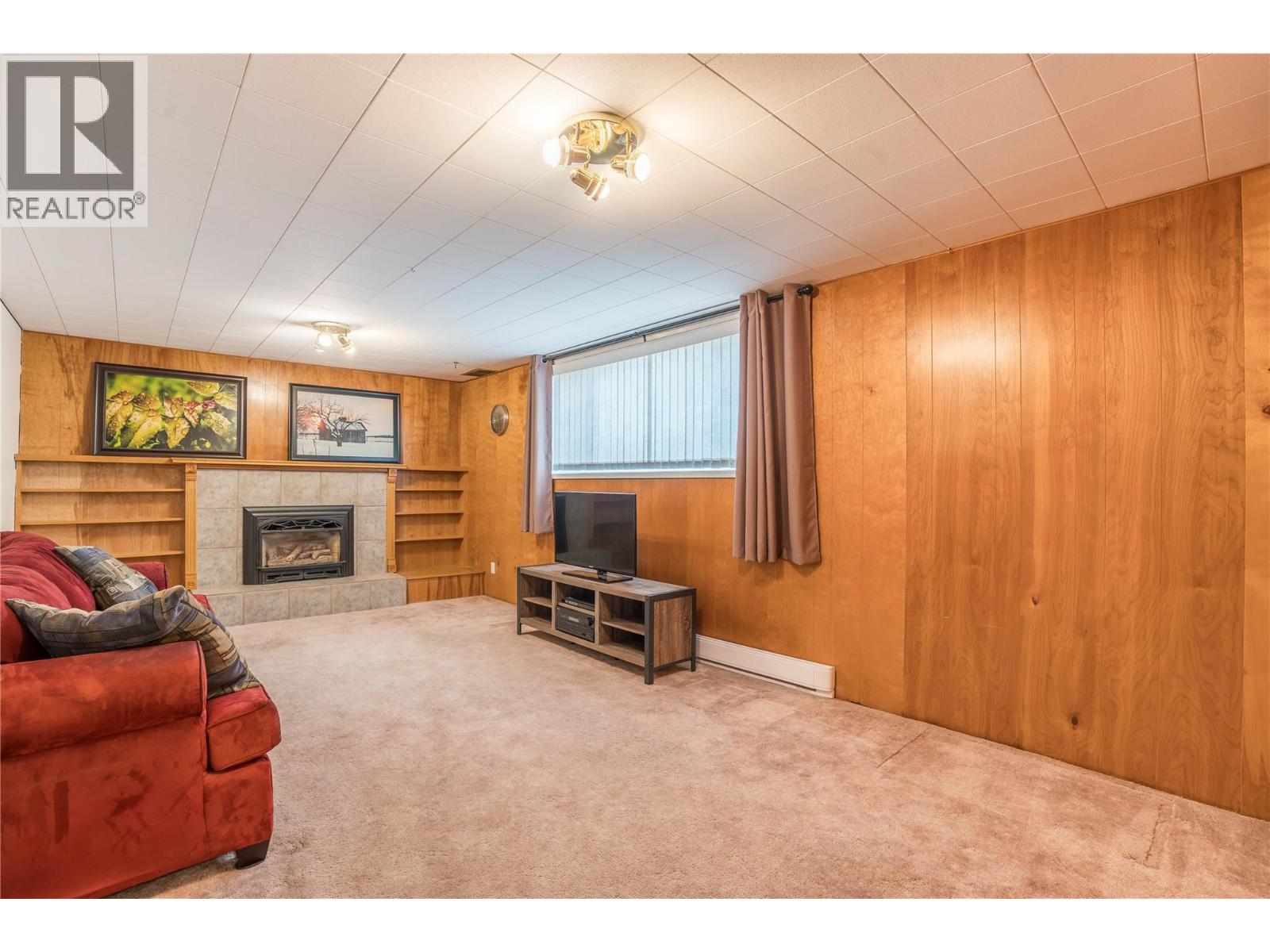  5010 CROIL Avenue, Summerland